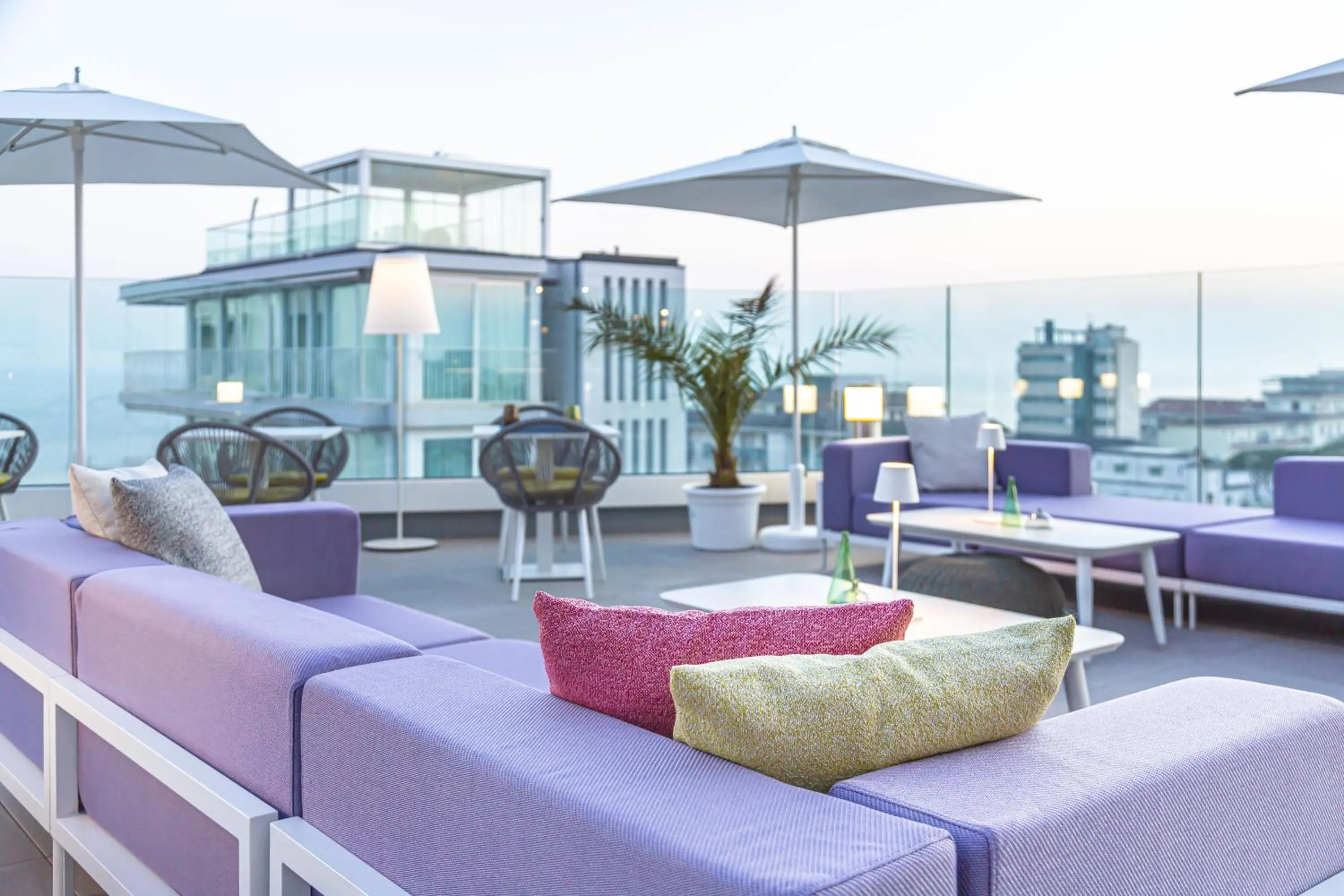 Lounge or bar in J44 Lifestyle Hotel