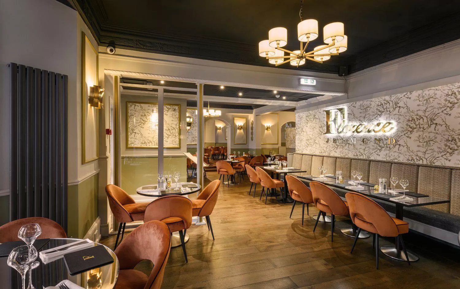 Restaurant/places to eat in Osborne Hotel