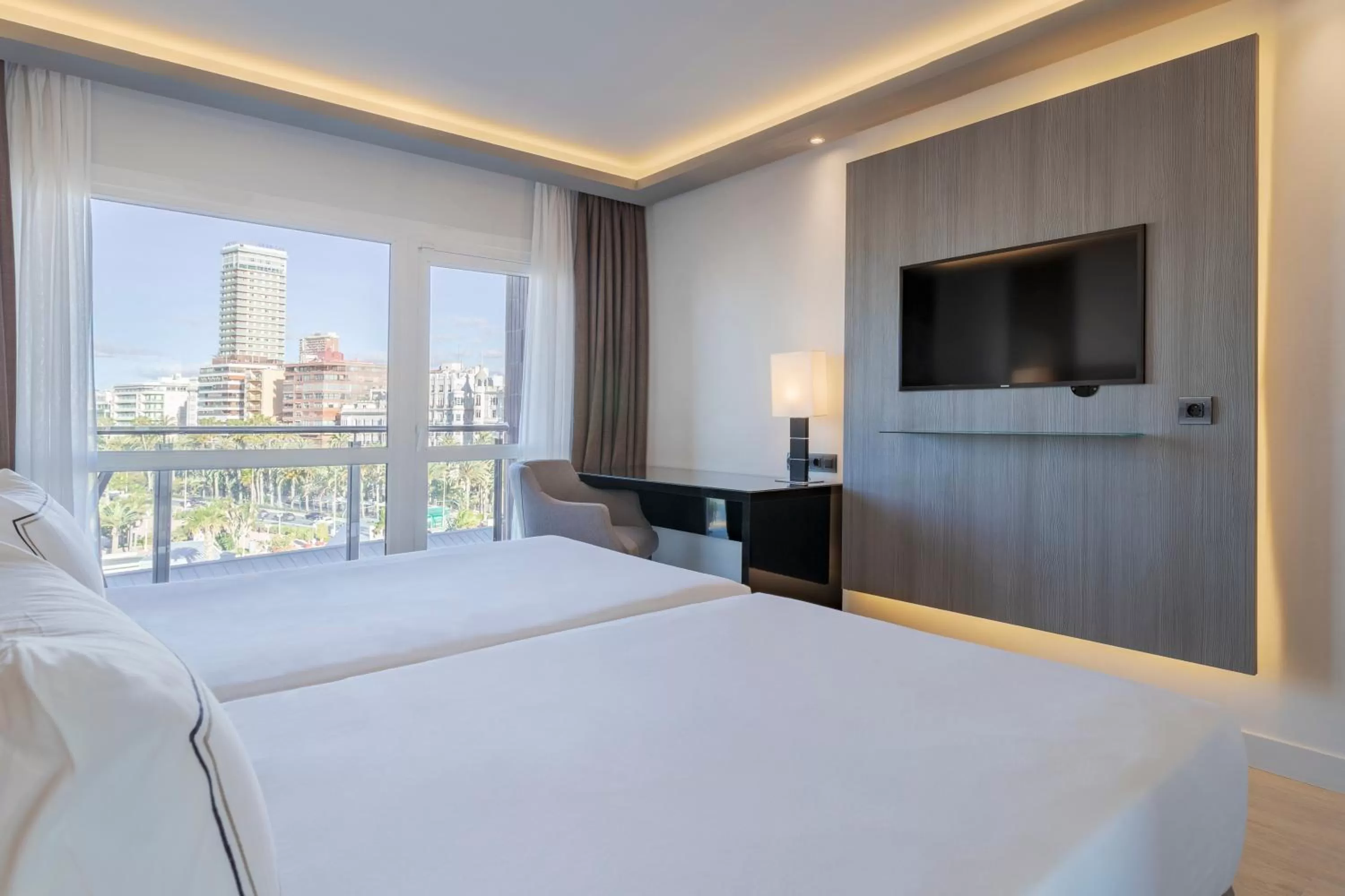 Bed in Melia Alicante