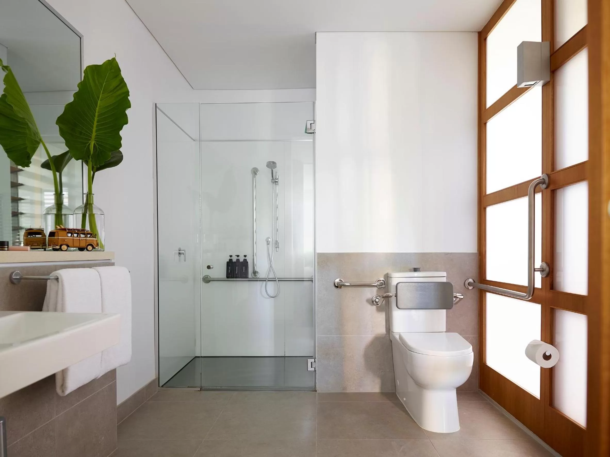 Shower in Crystalbrook Byron