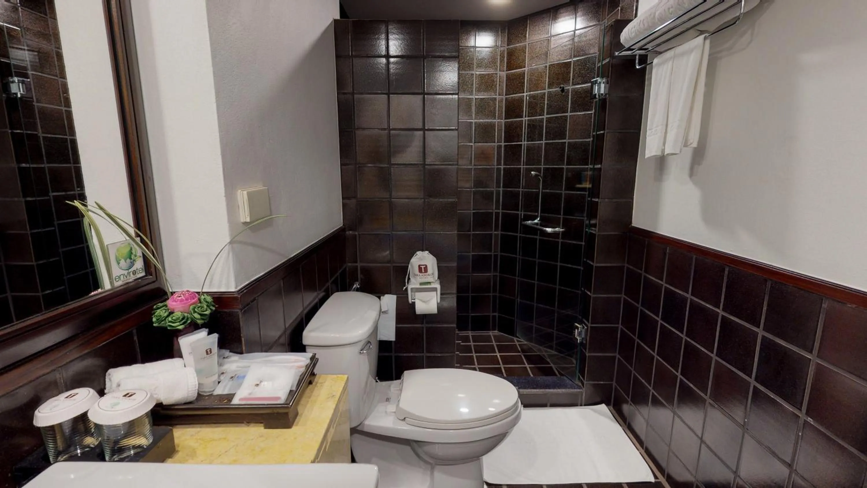 Shower in Tara Angkor Hotel