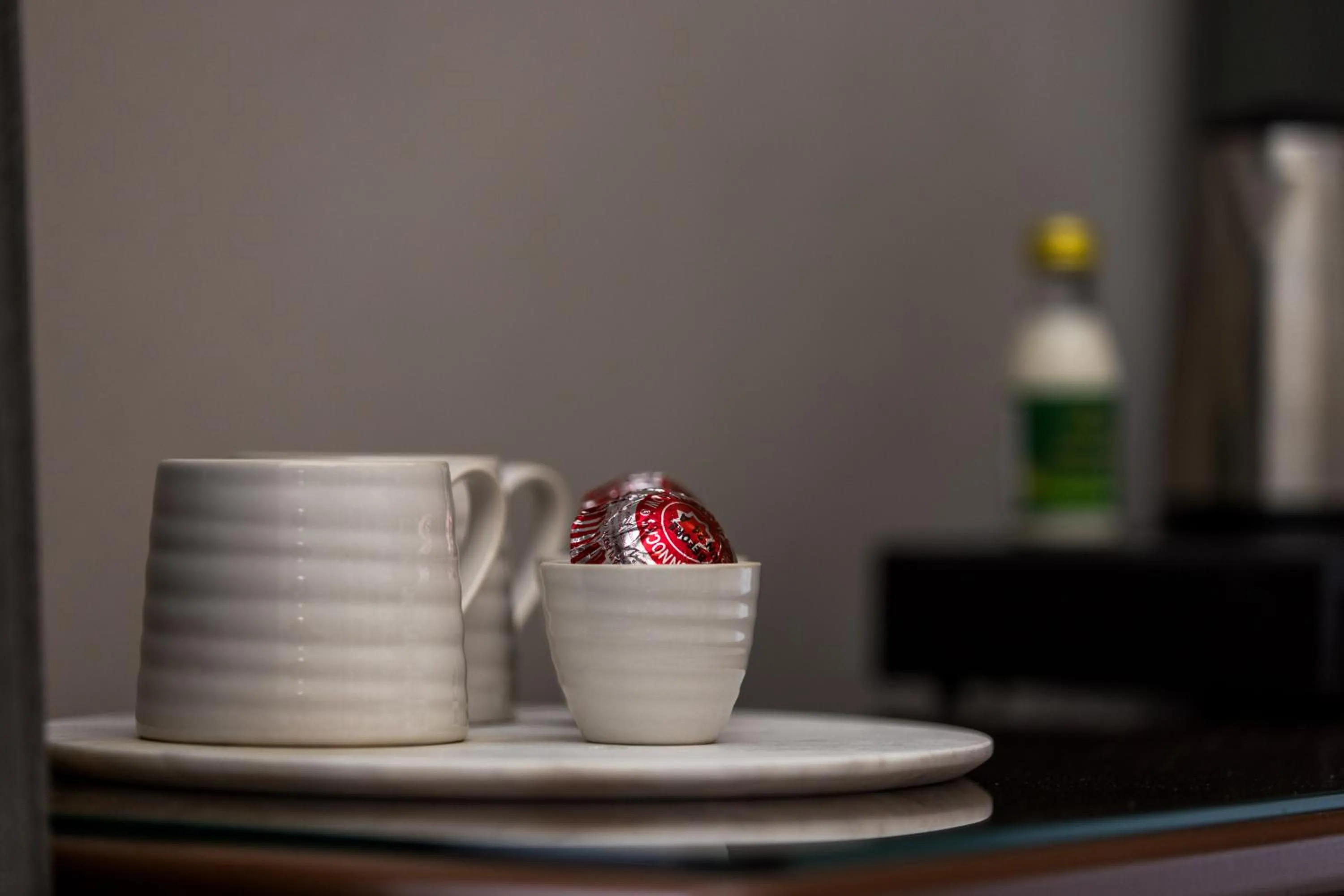 Coffee/tea facilities in 28 York Place Hotel