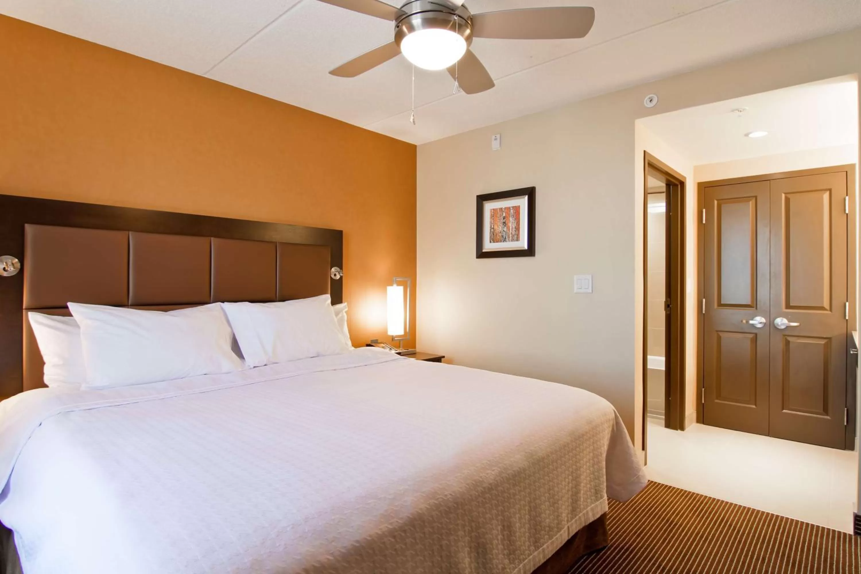 King Suite in Homewood Suites by Hilton Waterloo/St. Jacobs