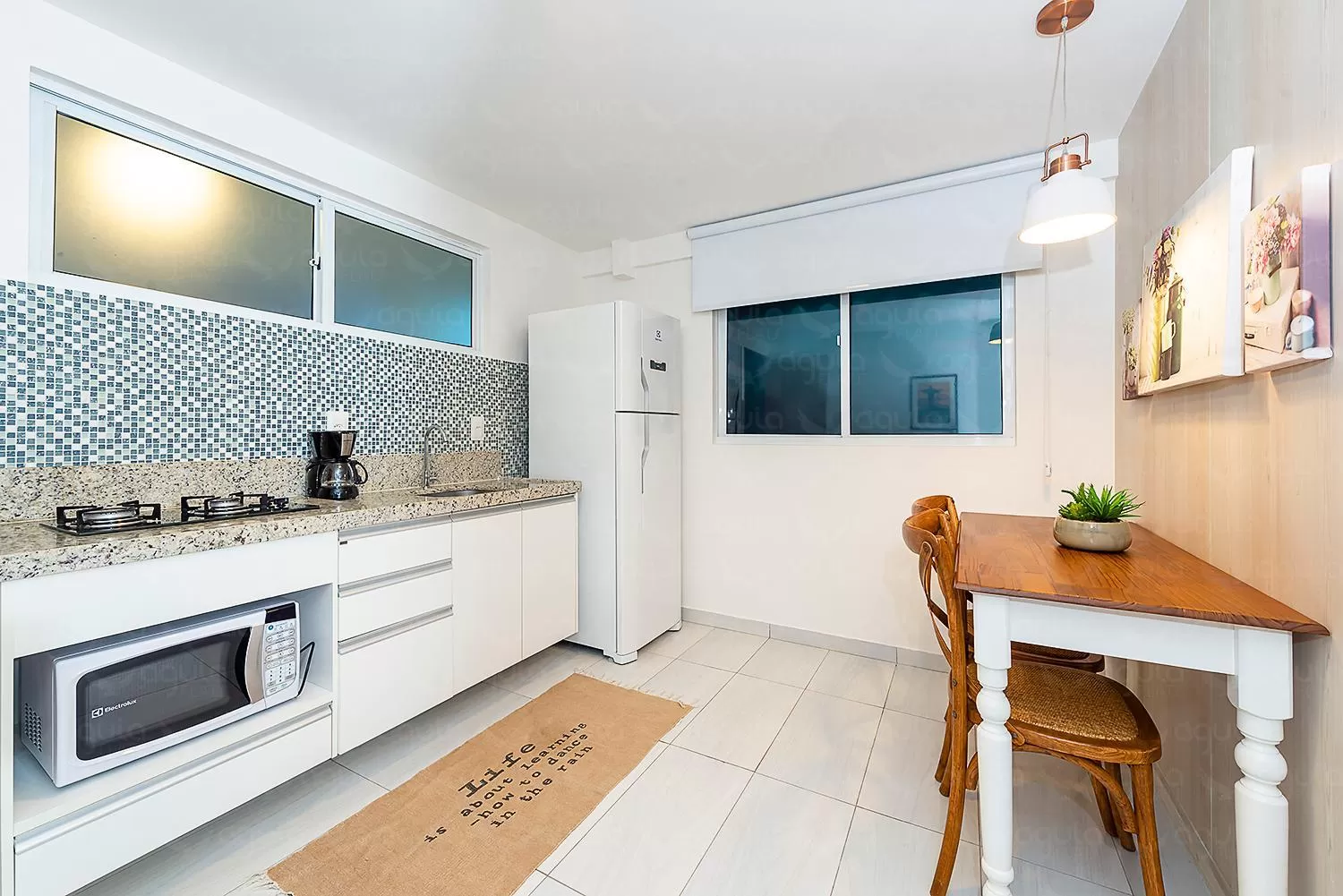 Communal kitchen, Kitchen/Kitchenette in Águia Flats Pousada