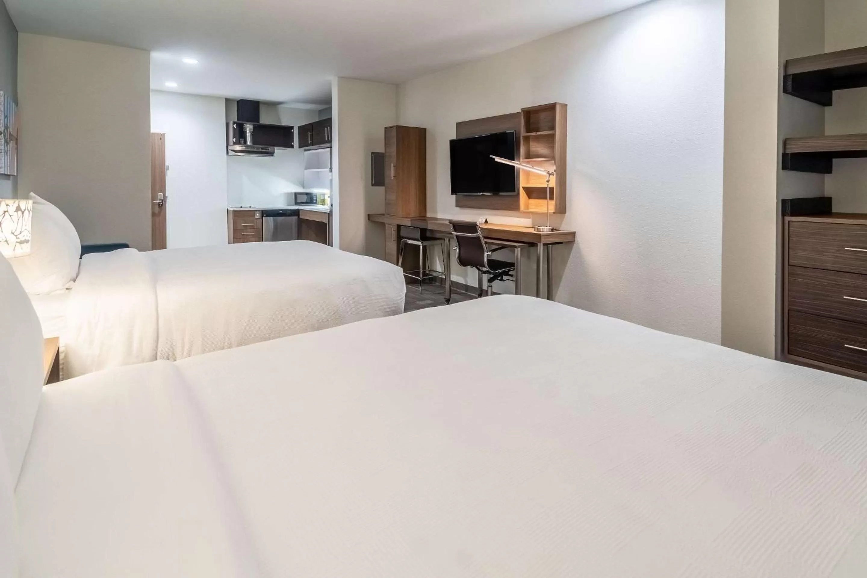 Bedroom, Bed in MainStay Suites Dallas Northwest - Irving