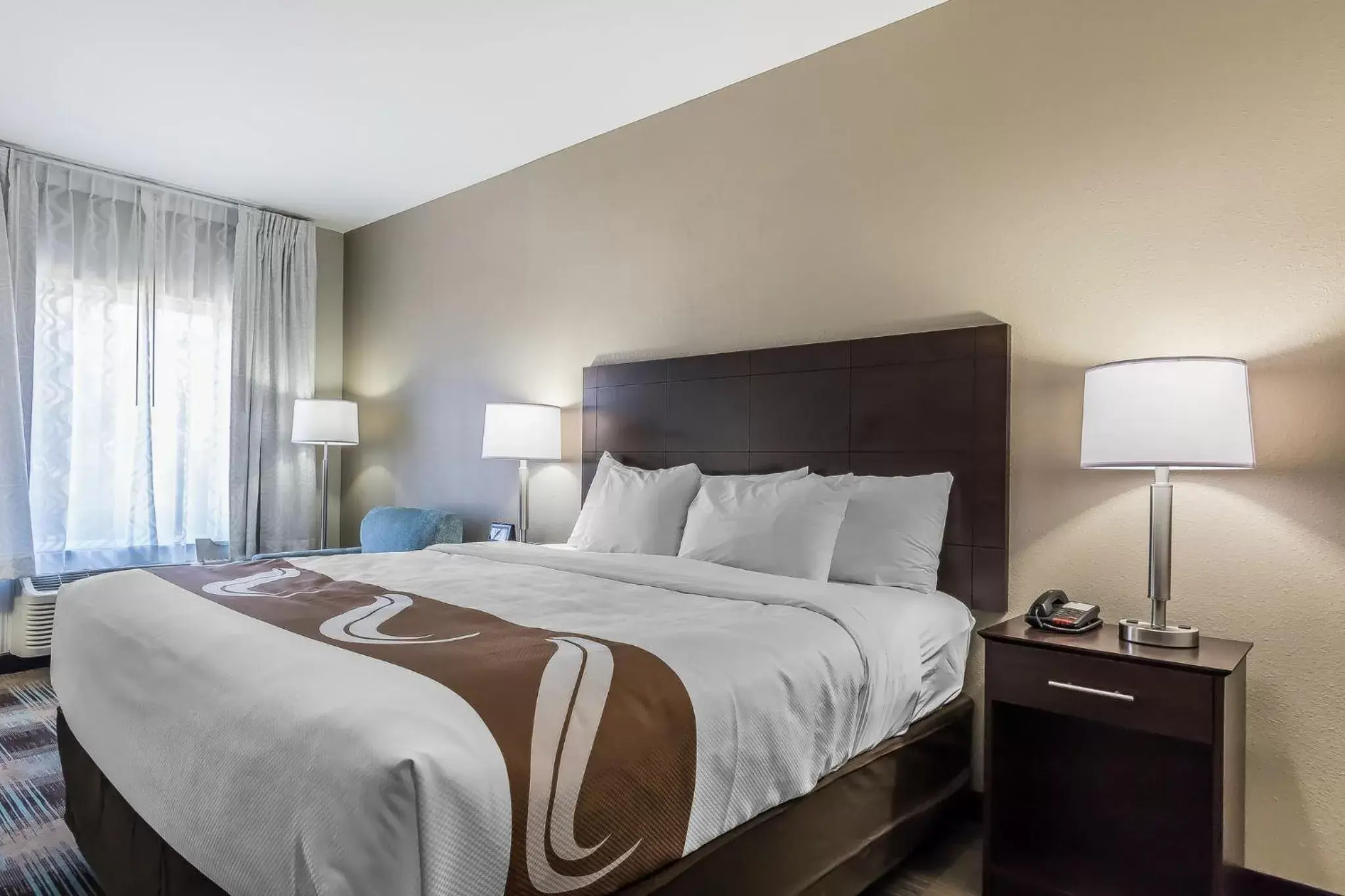 King Room - Non-Smoking in Quality Inn Pleasant View King Room - Non-Smoking in Quality Inn Pleasant View