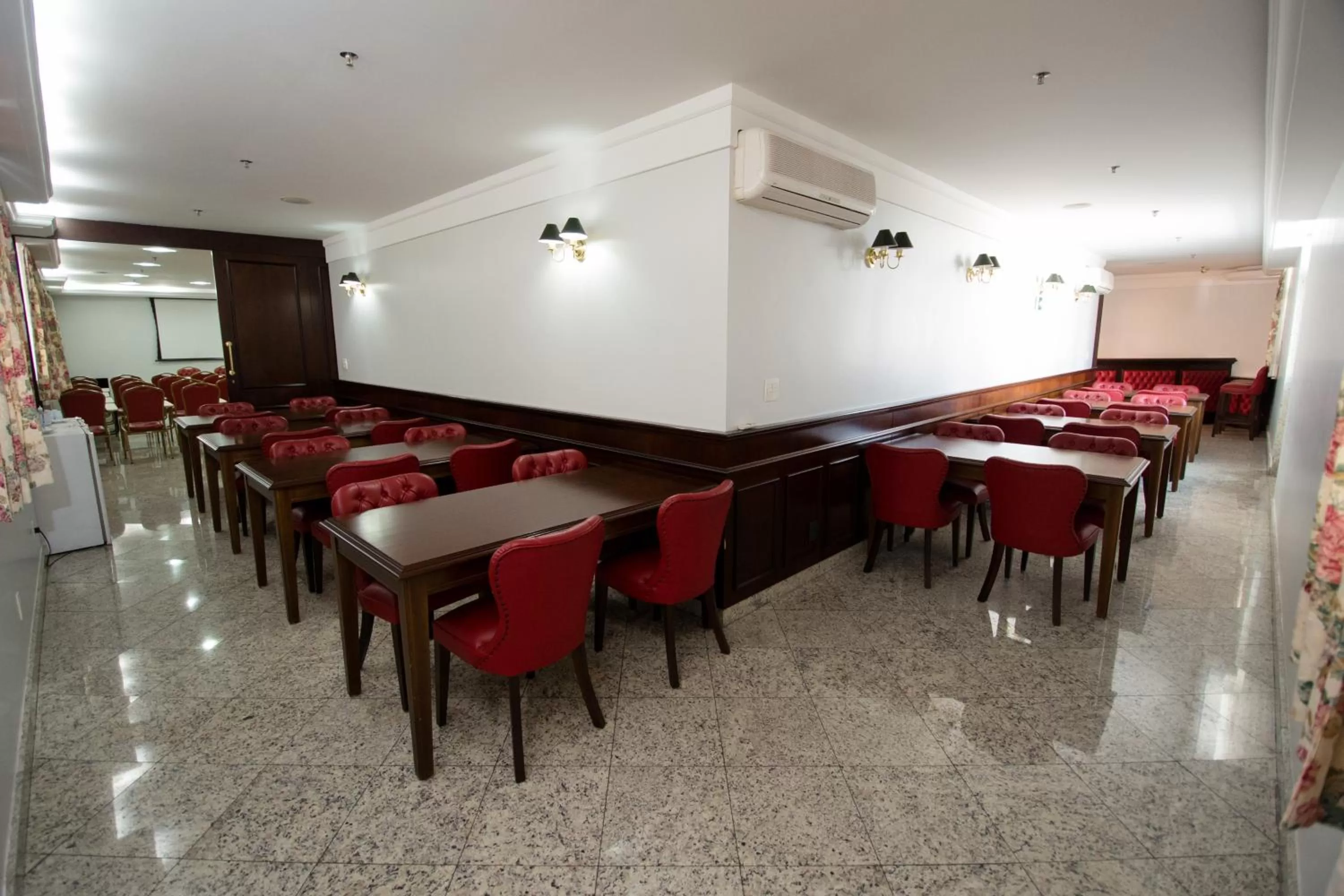 Business facilities in Hotel OK