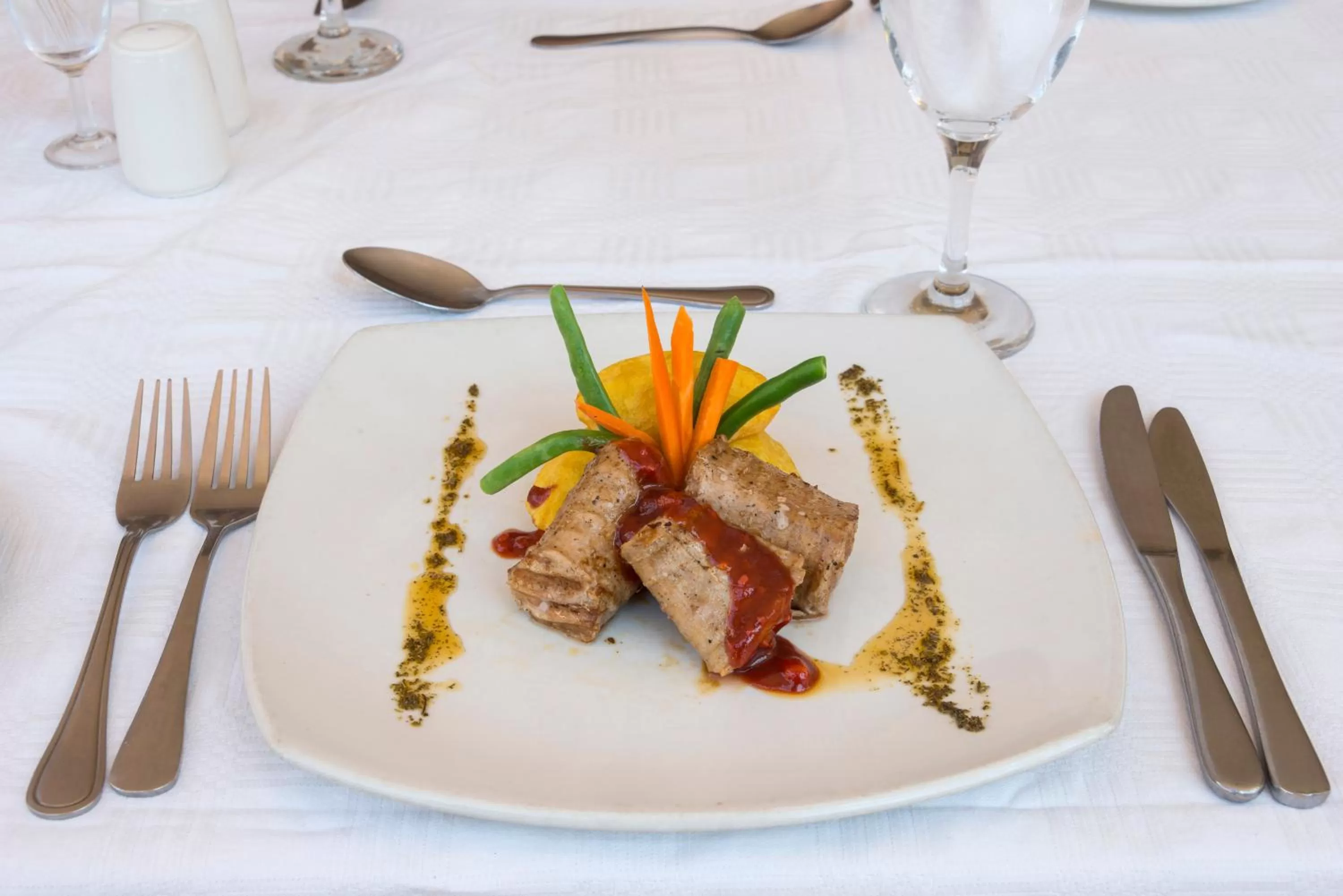 Restaurant/places to eat in Victoria Falls Rainbow Hotel