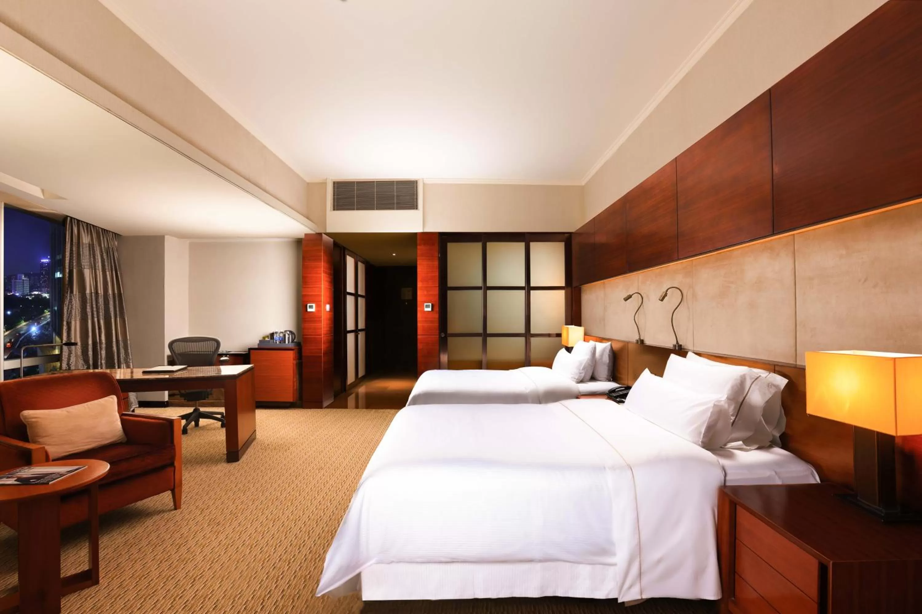 Photo of the whole room, Bed in The Westin Guangzhou