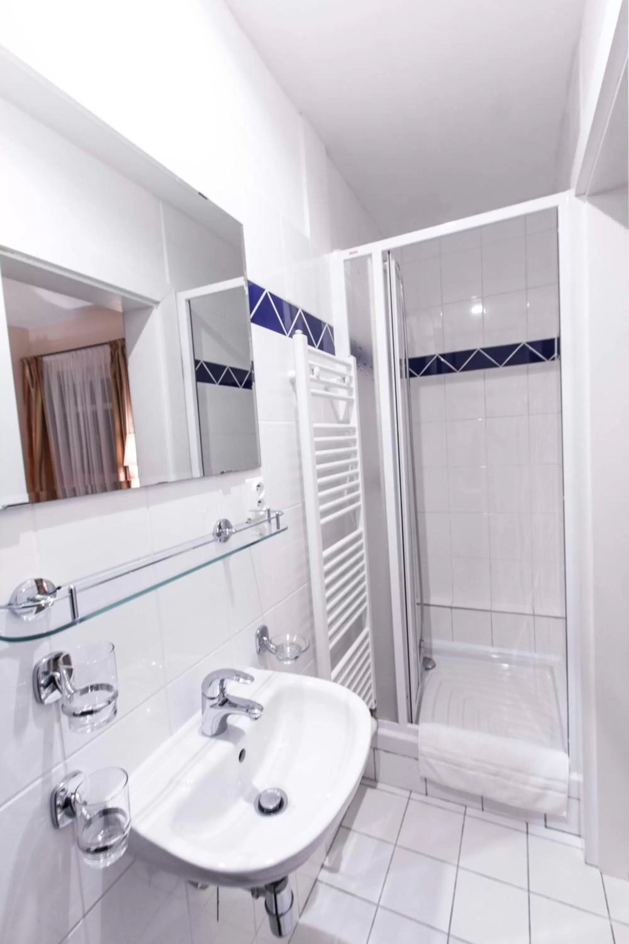 Shower, Bathroom in Apartma La Provence