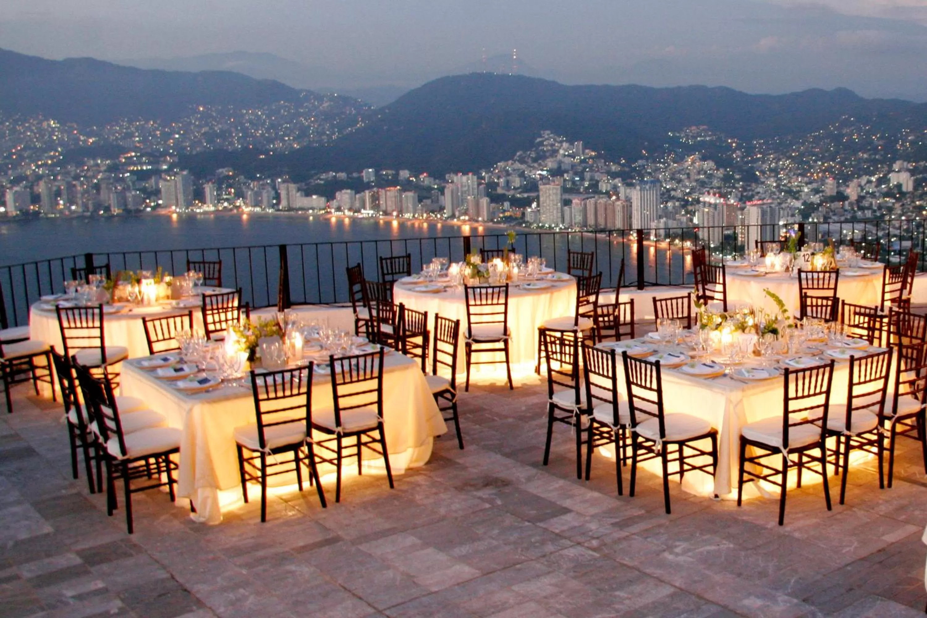 Restaurant/places to eat in Las Brisas Acapulco