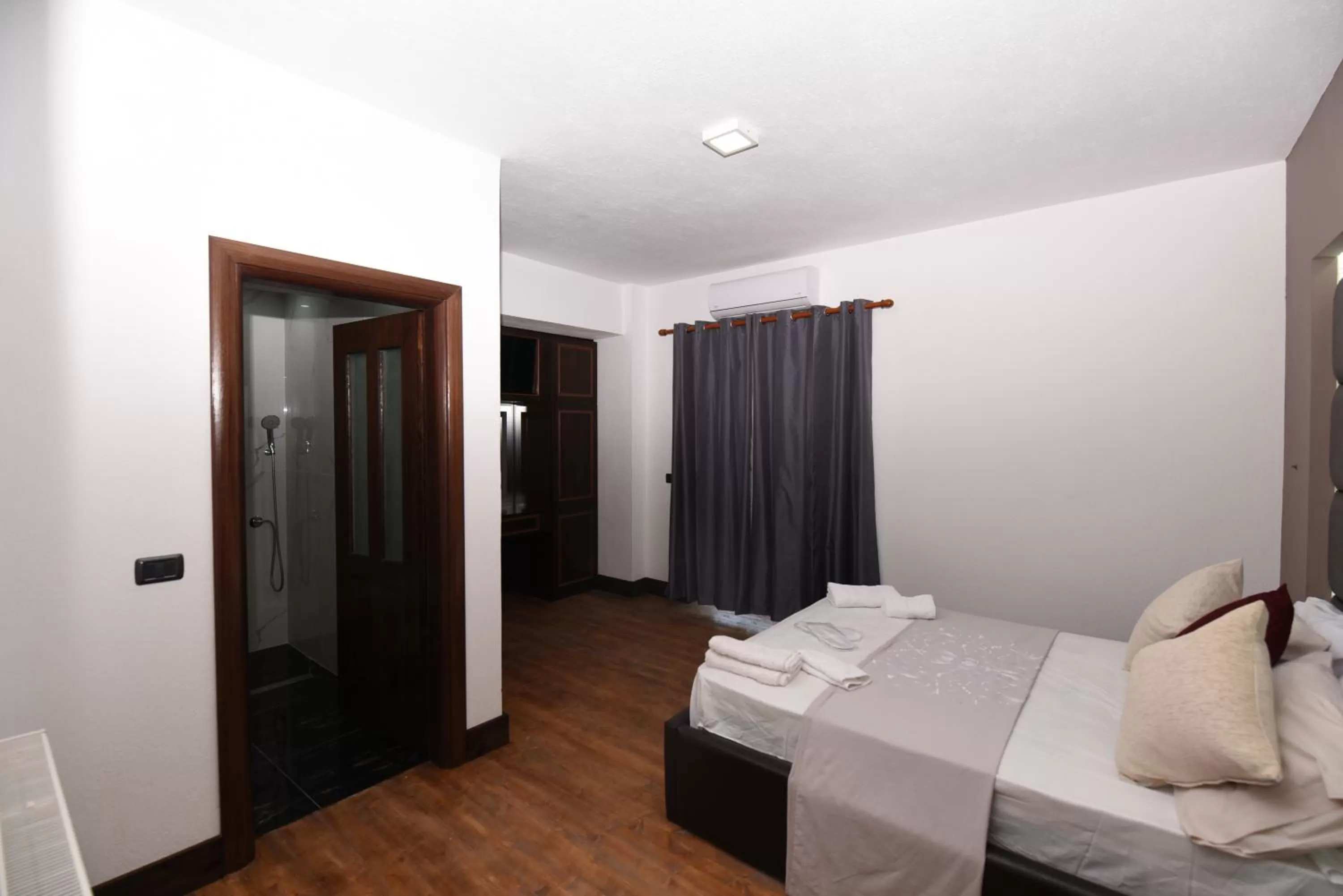 Bed in Hotel Victoria