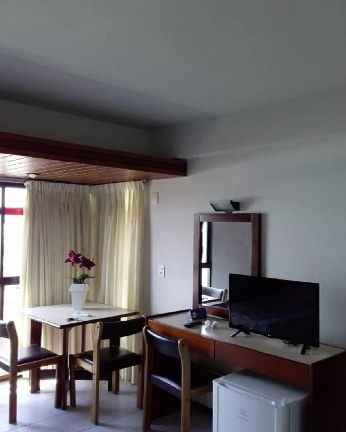 TV and multimedia, TV/Entertainment Center in Sonia Flat Tambaú - Apartamento vista mar no Mano's Royal Hotel