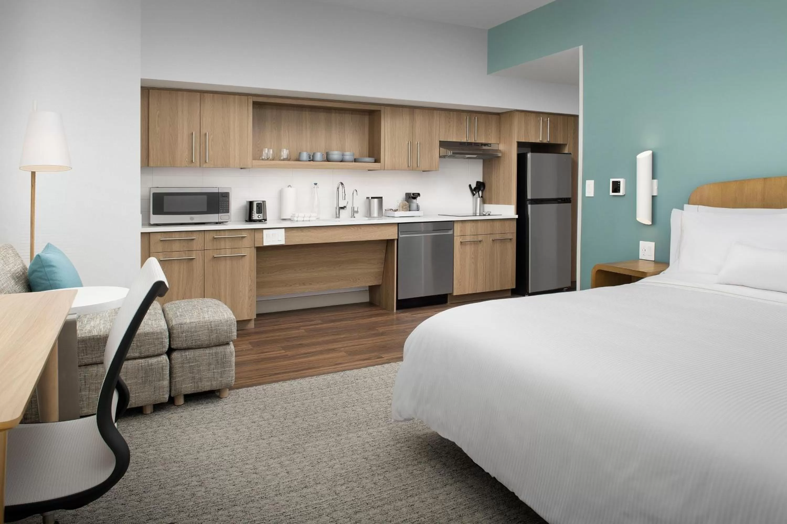 Bedroom, Bed in Element Jacksonville Beach