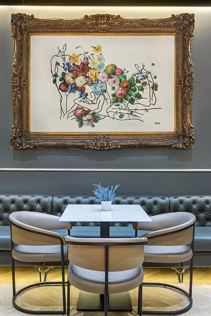 Restaurant/places to eat in Hotel St.Thomas