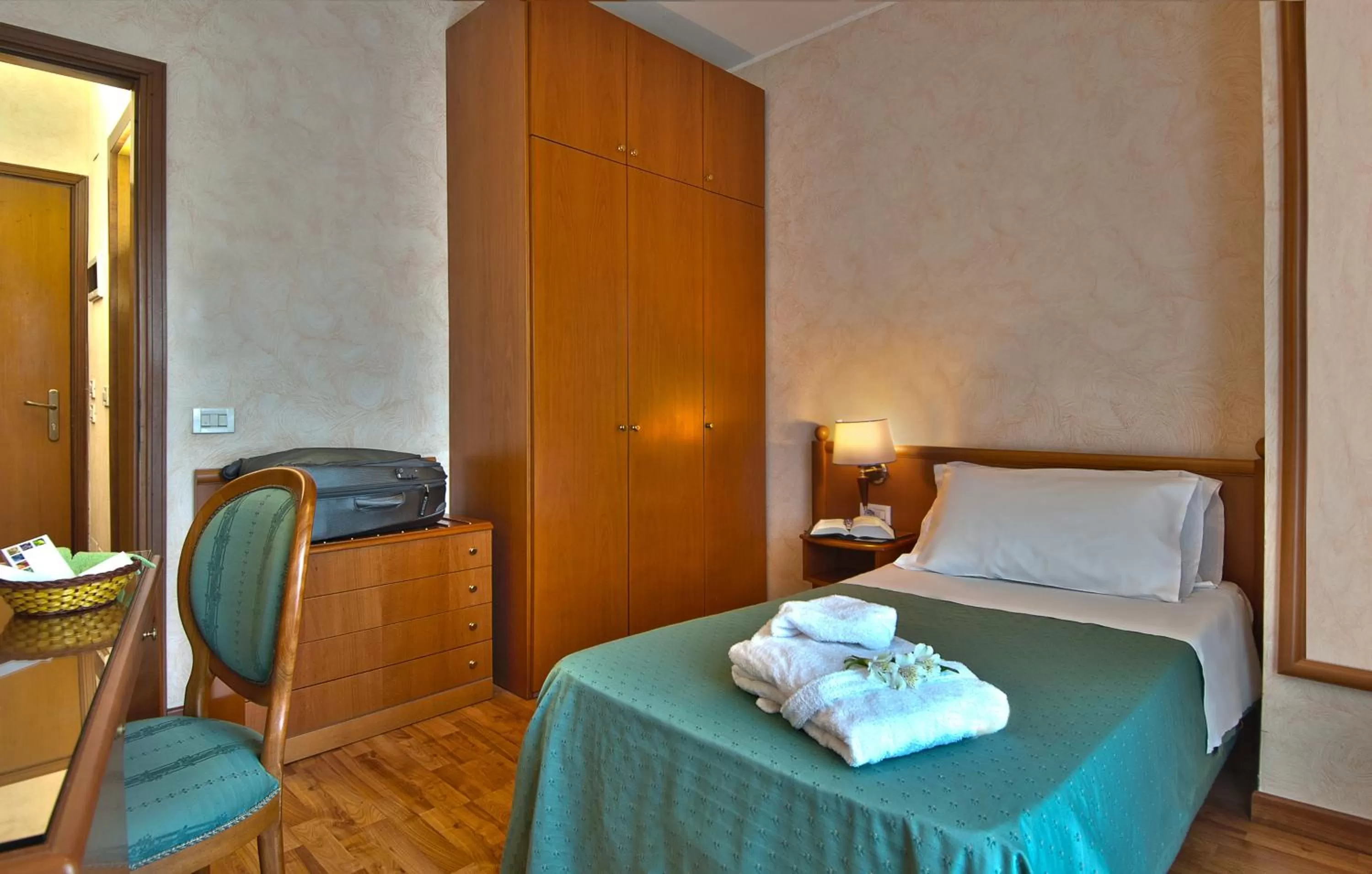 Photo of the whole room, Bed in Hotel Eliseo Terme