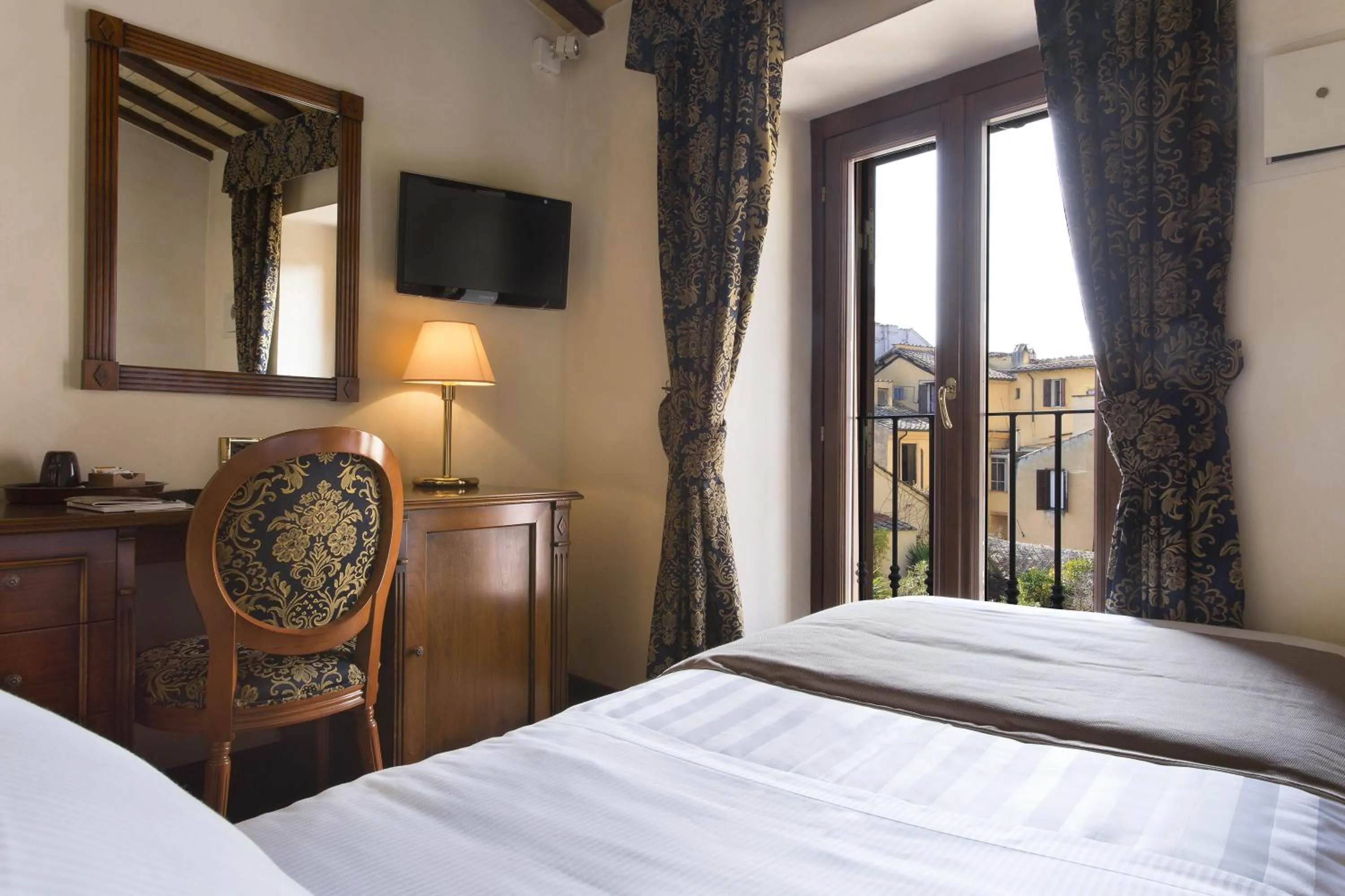 Superior Single Room in Hotel Teatro Pace