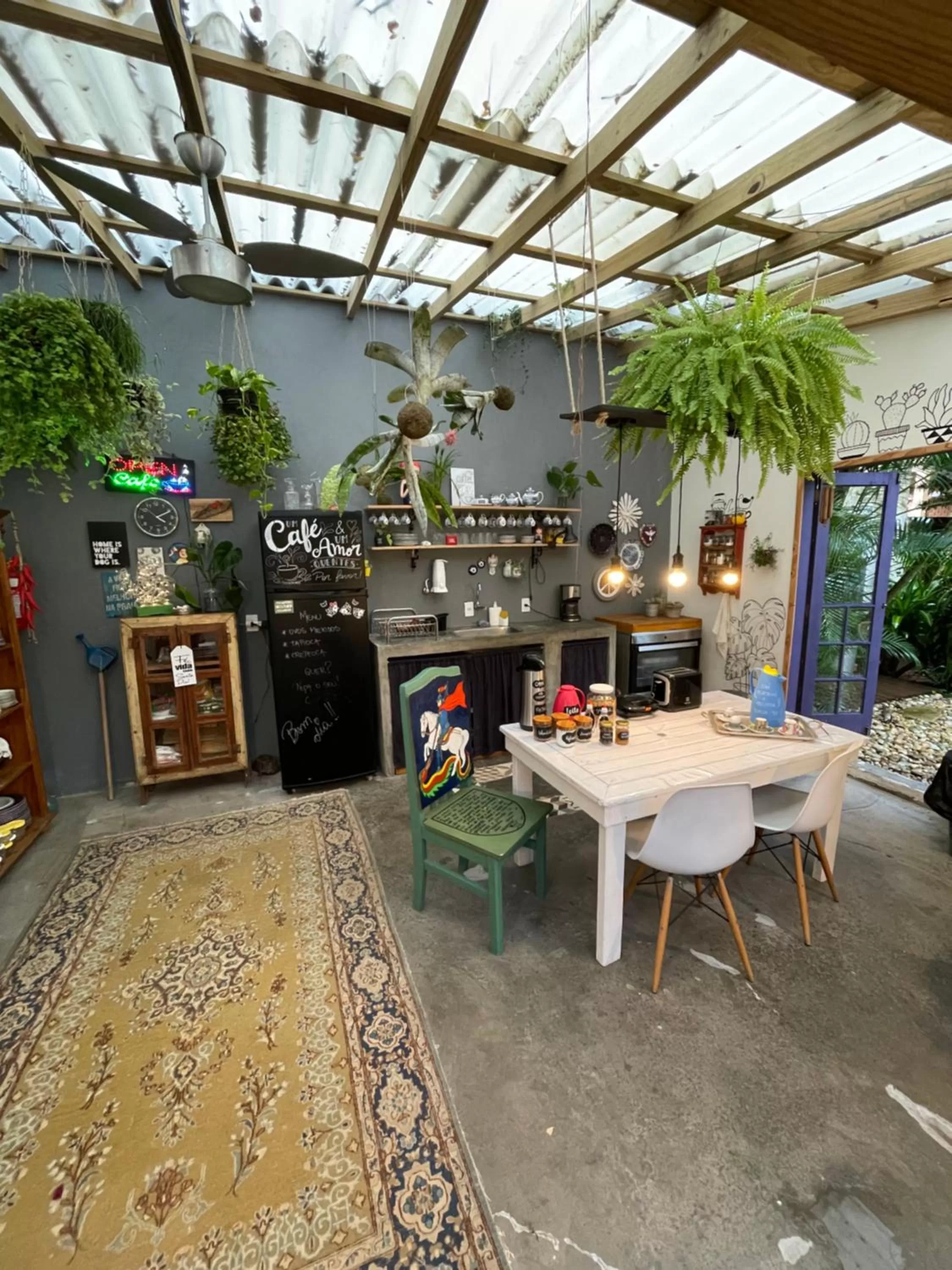 Restaurant/Places to Eat in Pousada Santarina