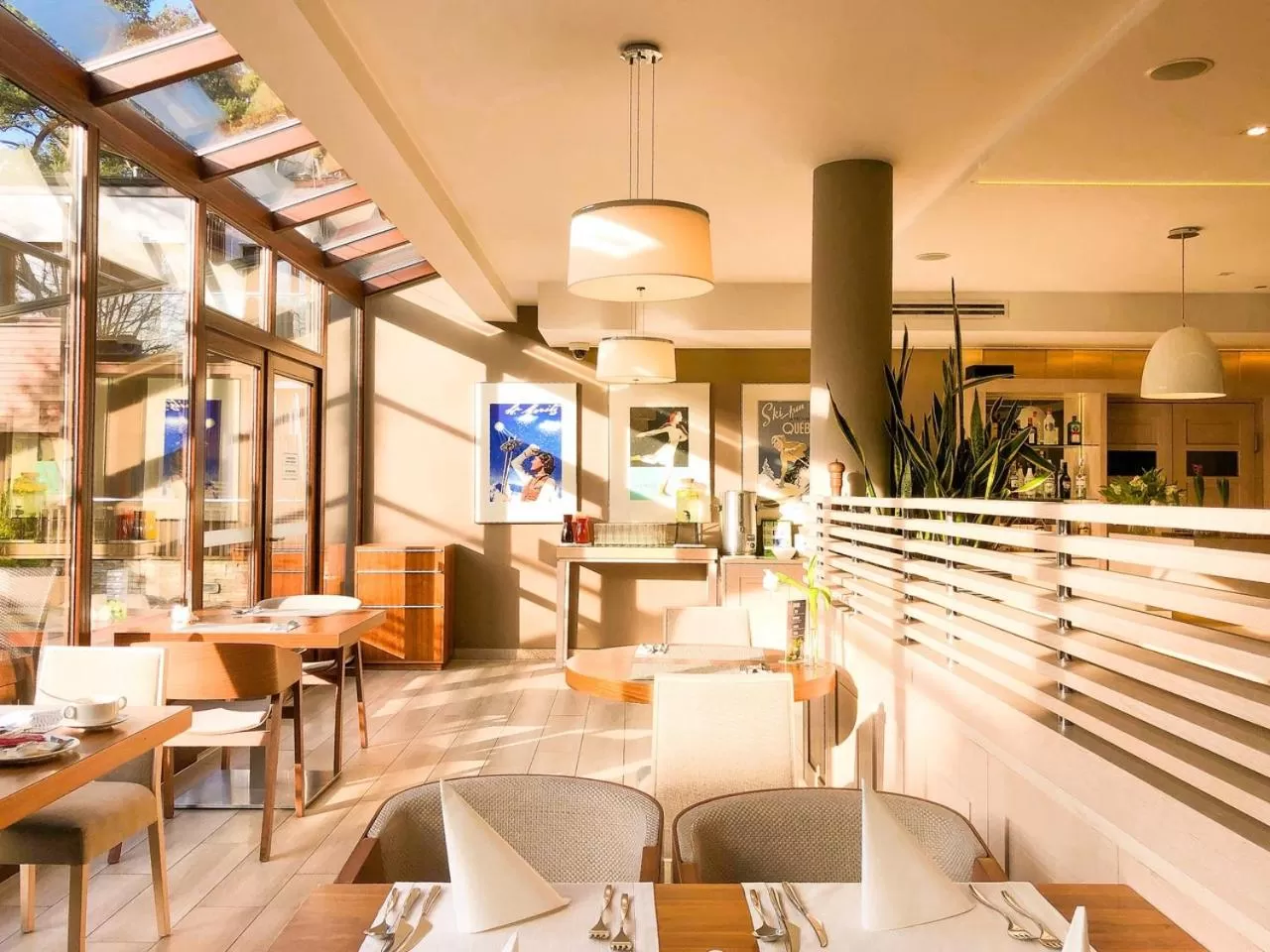 Restaurant/places to eat in Columna Medica