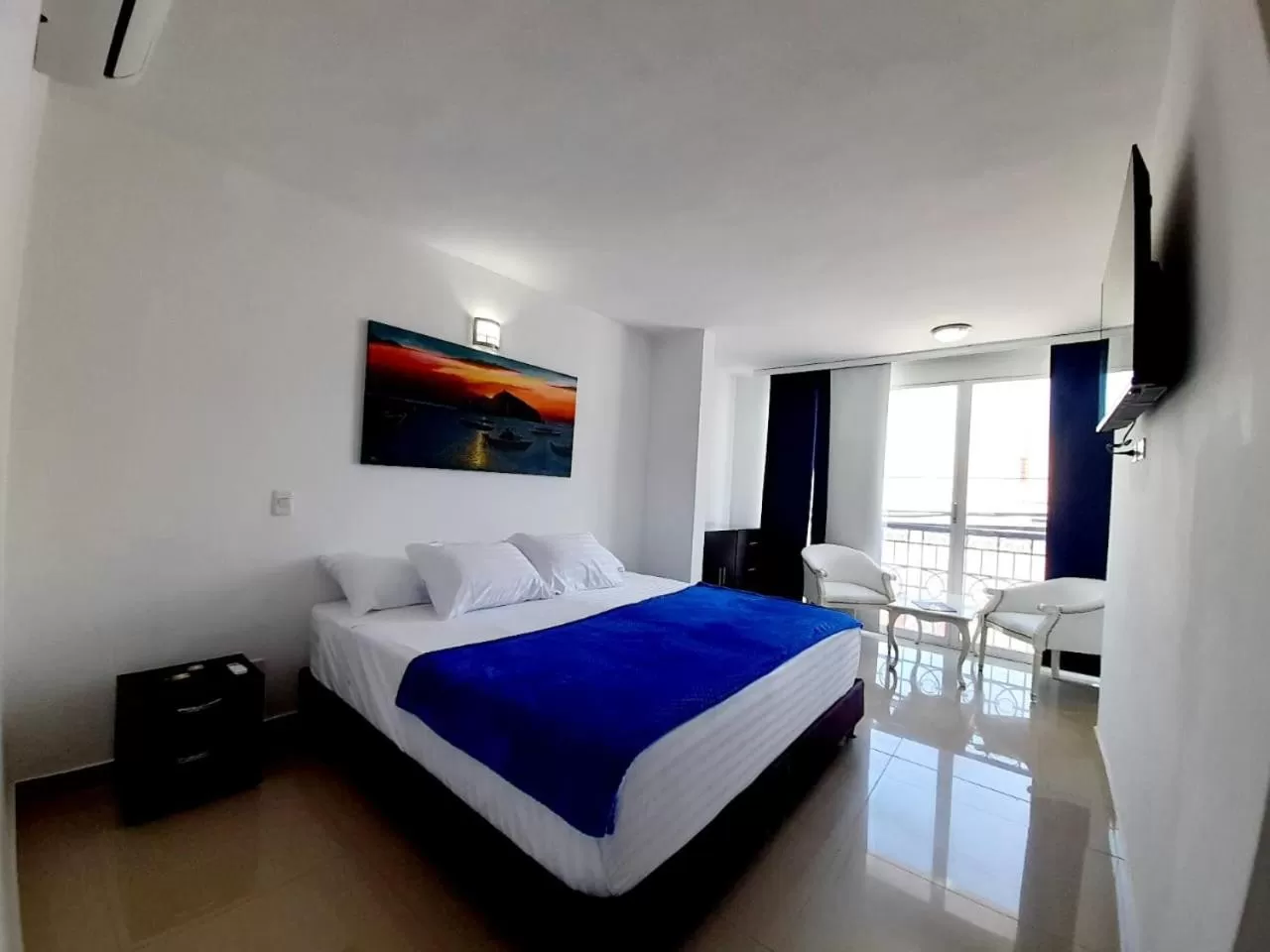 Photo of the whole room in Hotel Parque de los Novios Inn