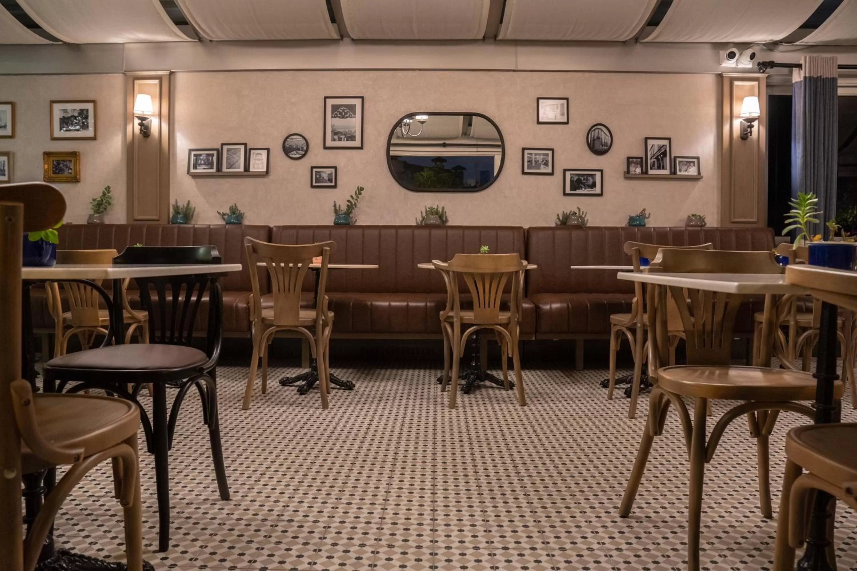 Restaurant/places to eat in Hotel Niles Istanbul