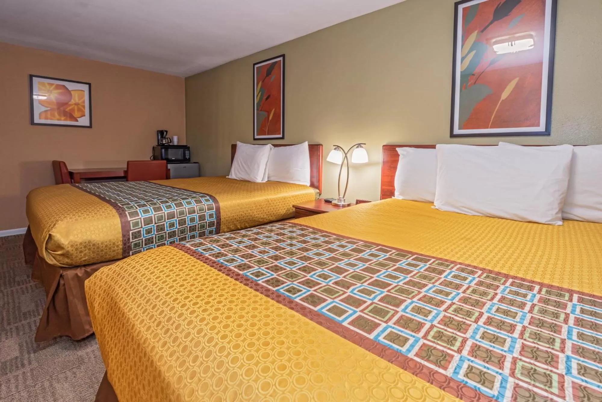 Bedroom, Bed in Far West Motel