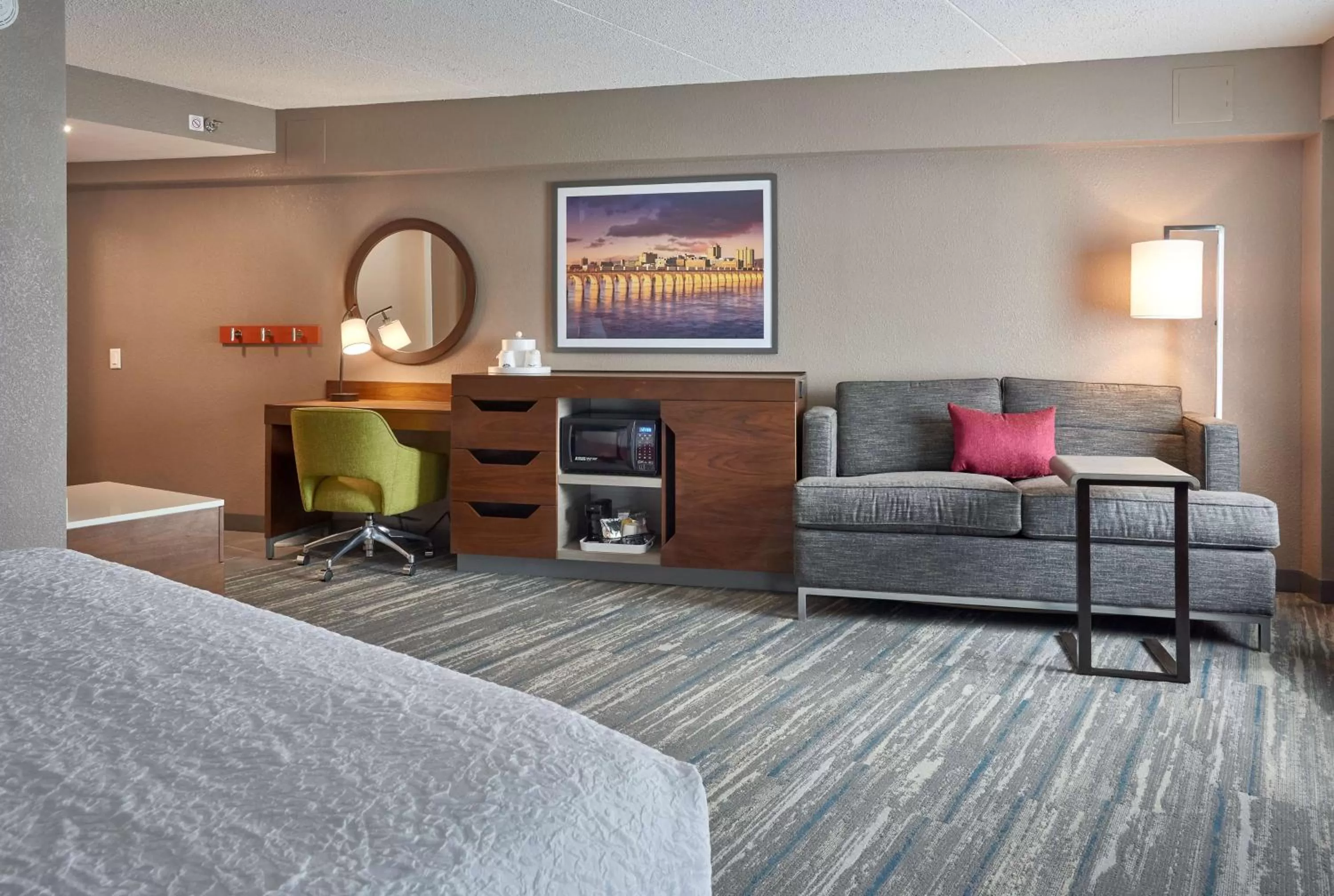 Living room, Bed in Hampton Inn by Hilton Harrisburg West