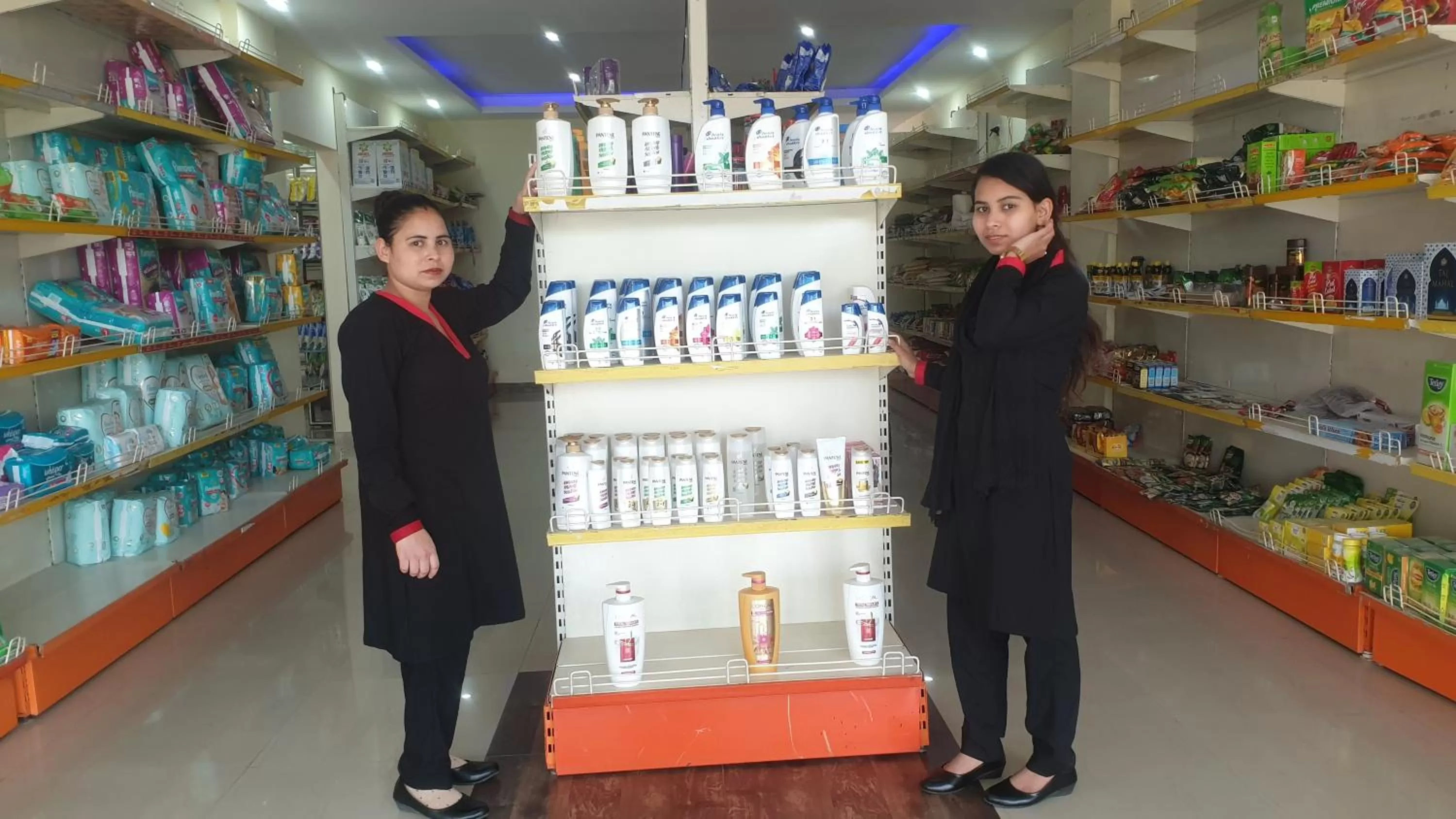 On-site shops in Maple Leaf Hotel