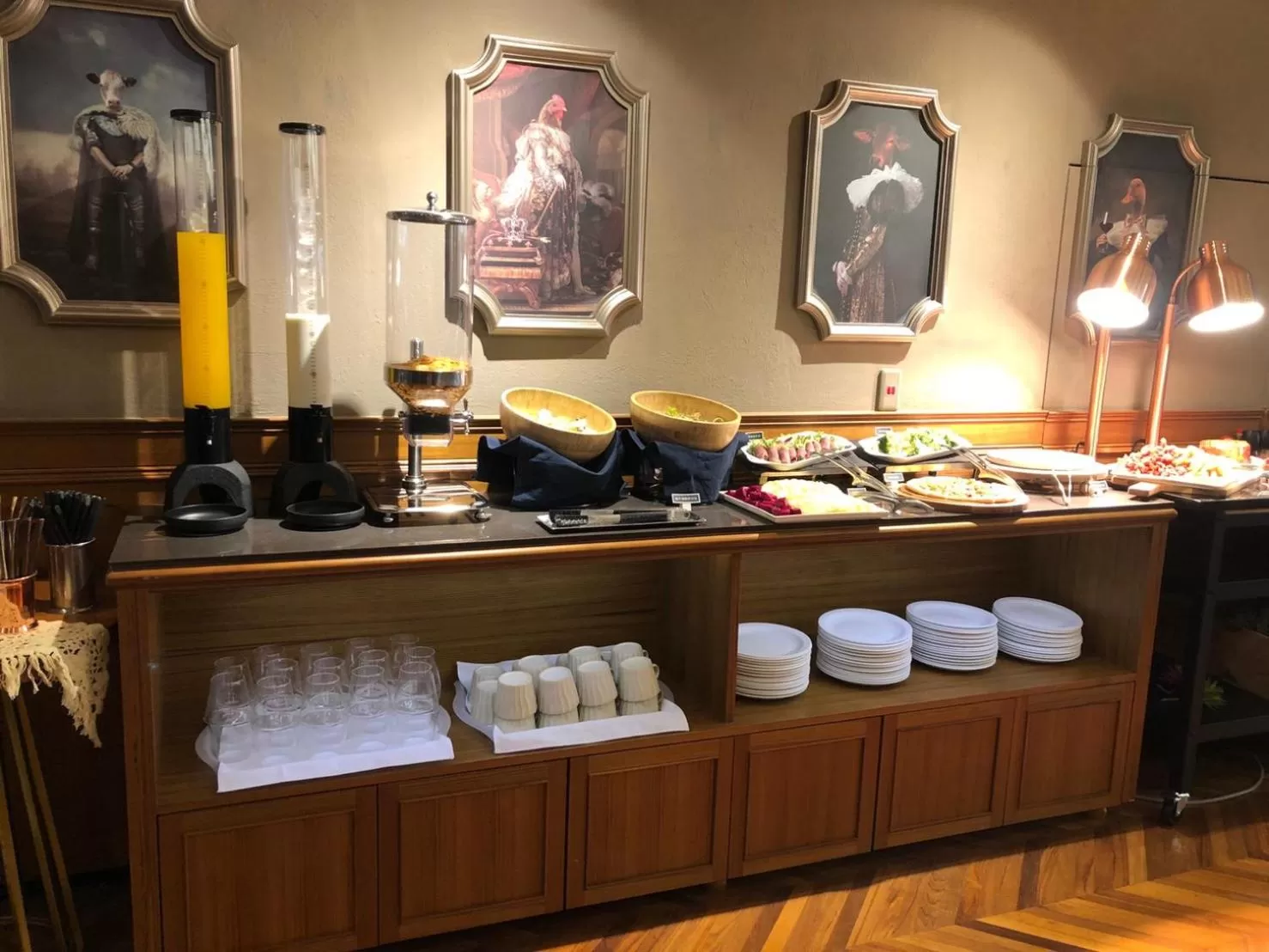 Breakfast in River inn Station