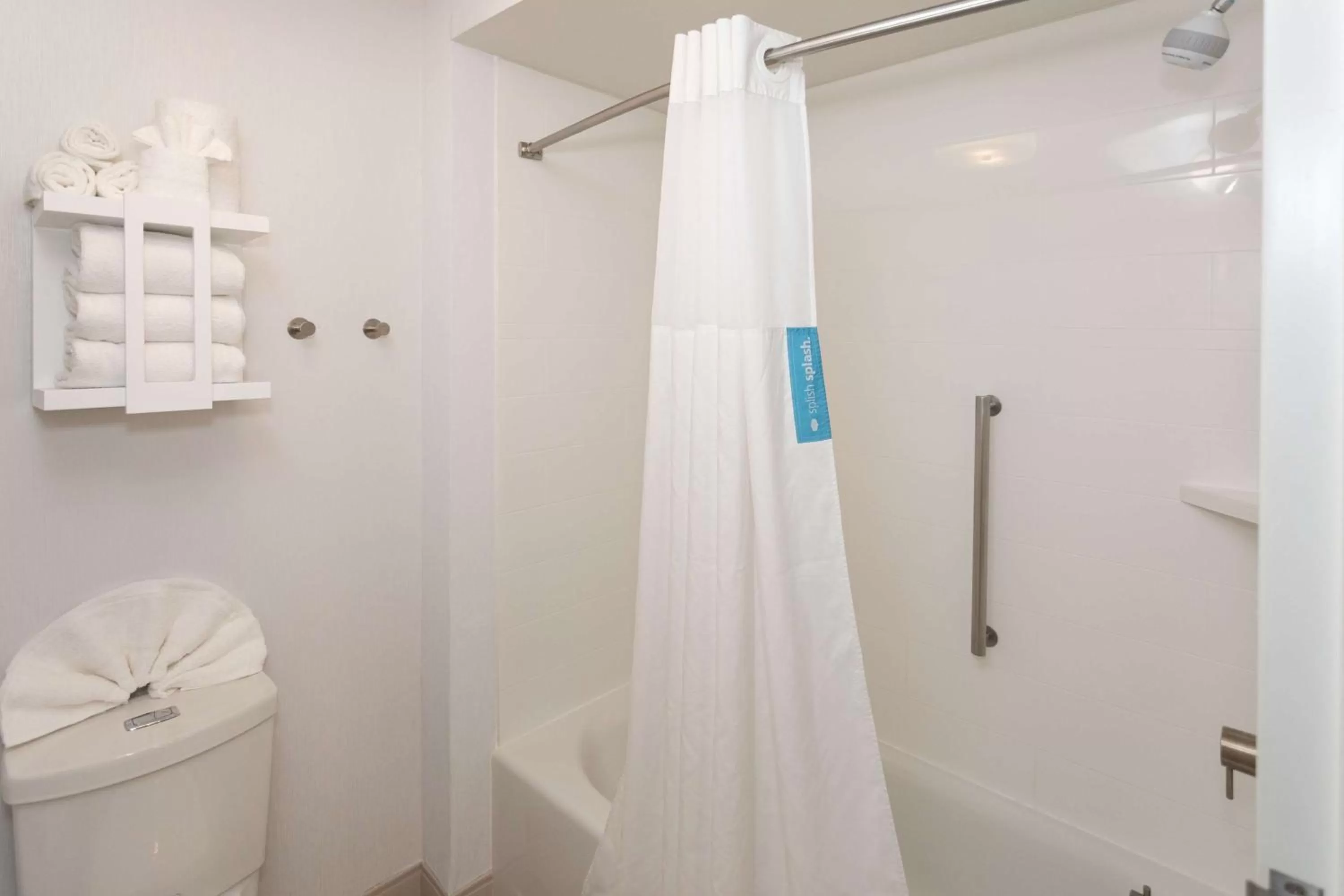 Bathroom in Hampton Inn & Suites Nashville-Green Hills