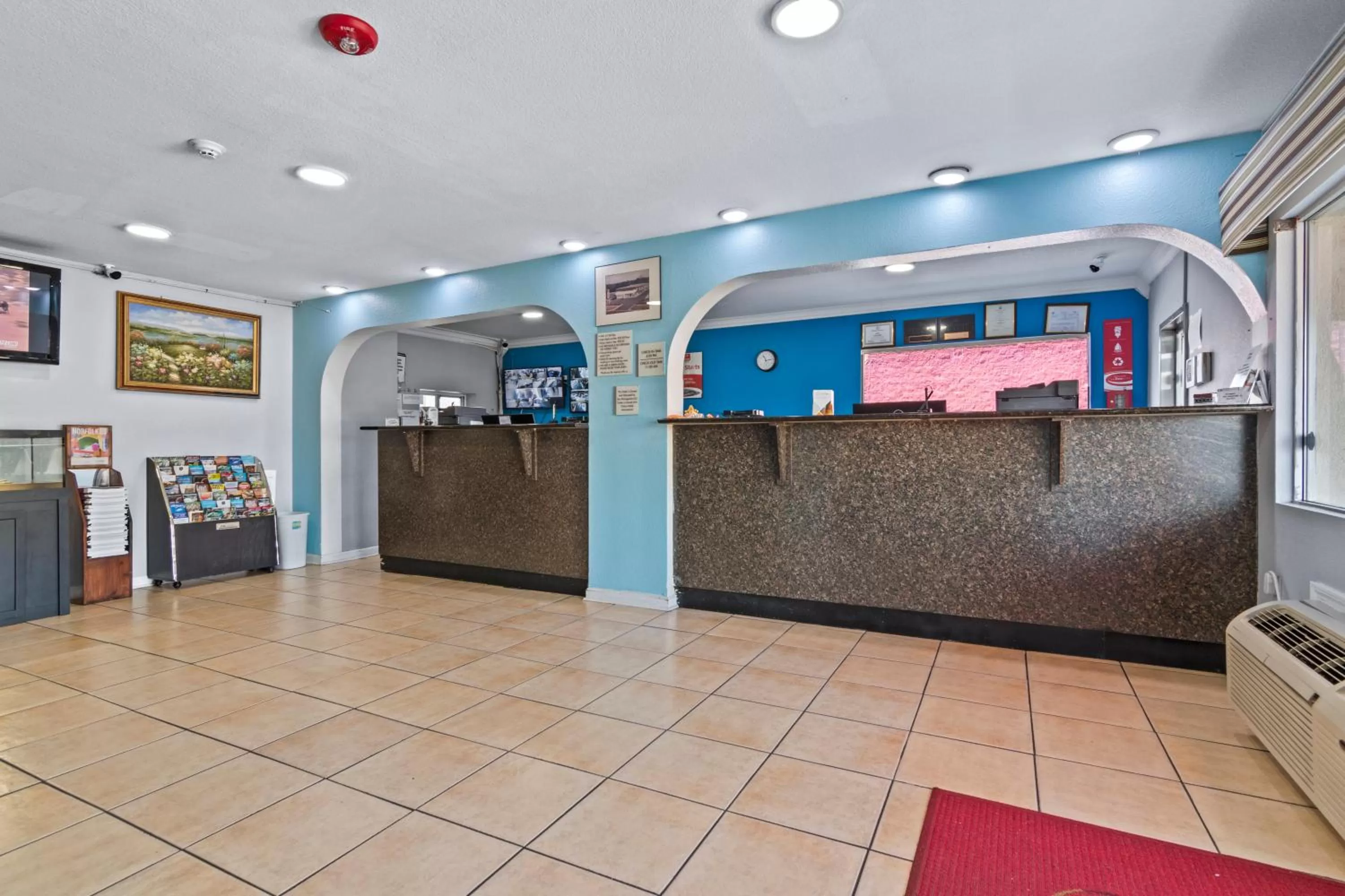Lobby or reception in Econo Lodge Inn & Suites Virginia Beach - Norfolk