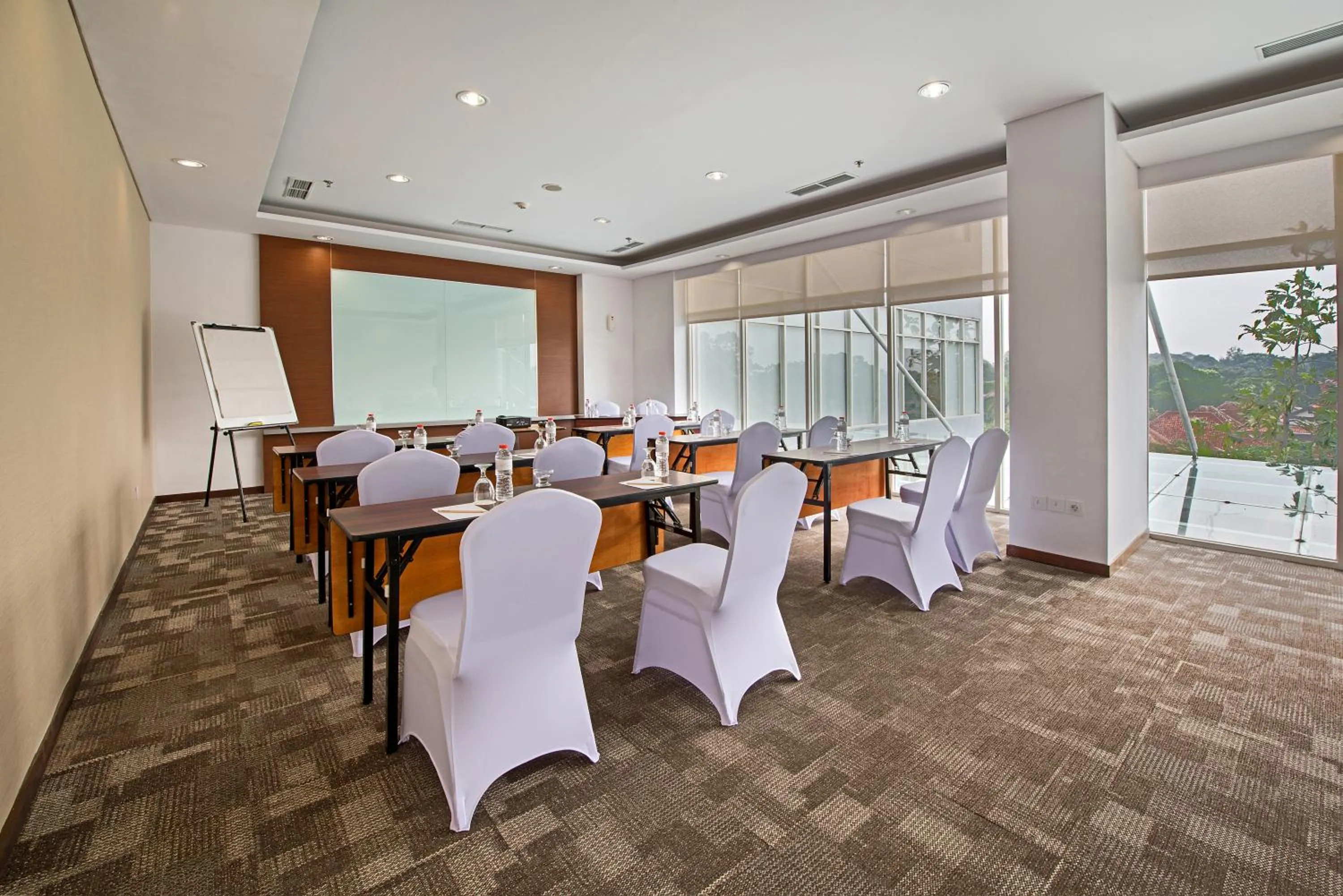 Meeting/conference room in Whiz Prime Hotel Pajajaran Bogor