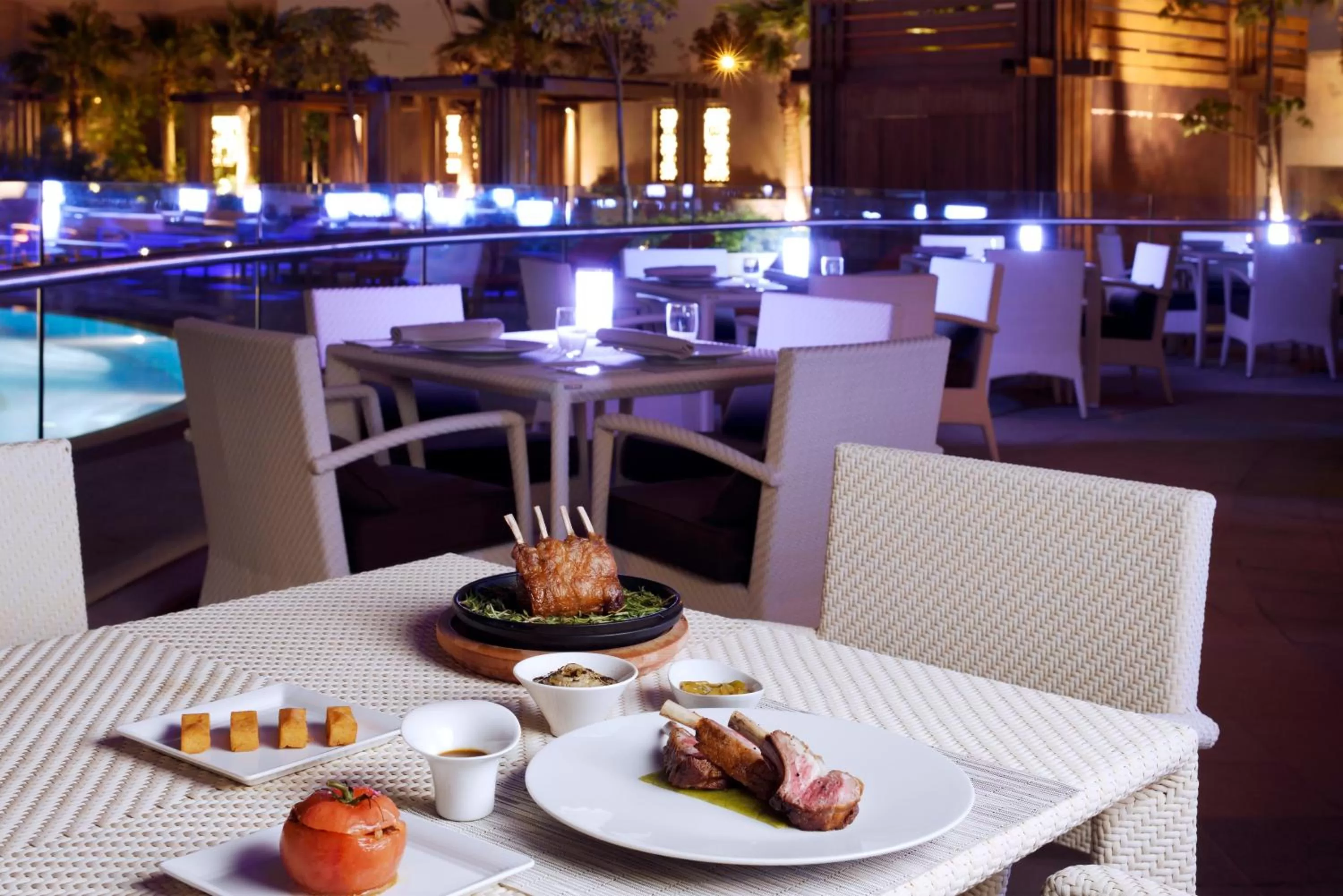 Lounge or bar in Voco - Riyadh by IHG