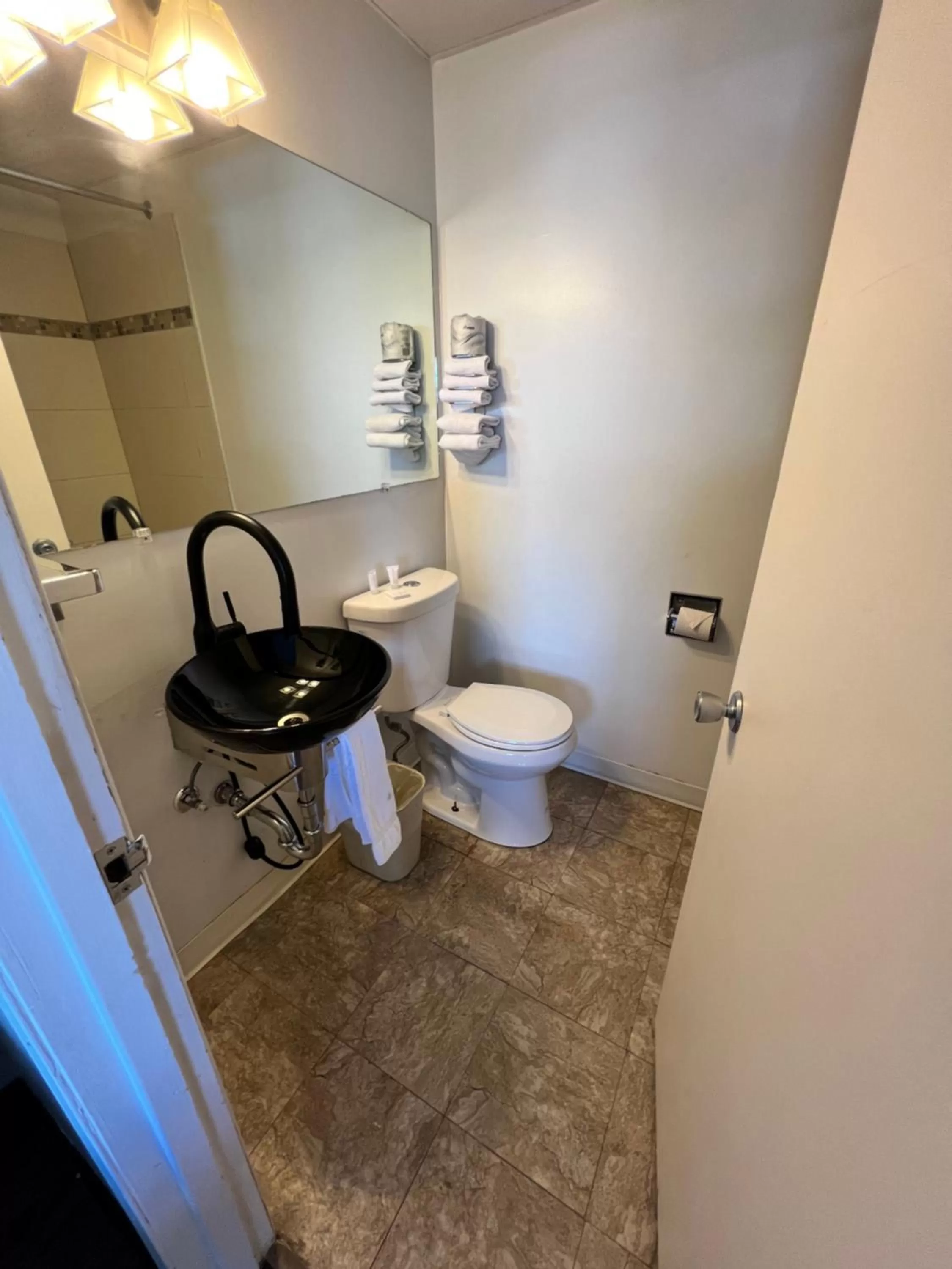 Bathroom in Thriftlodge Saskatoon