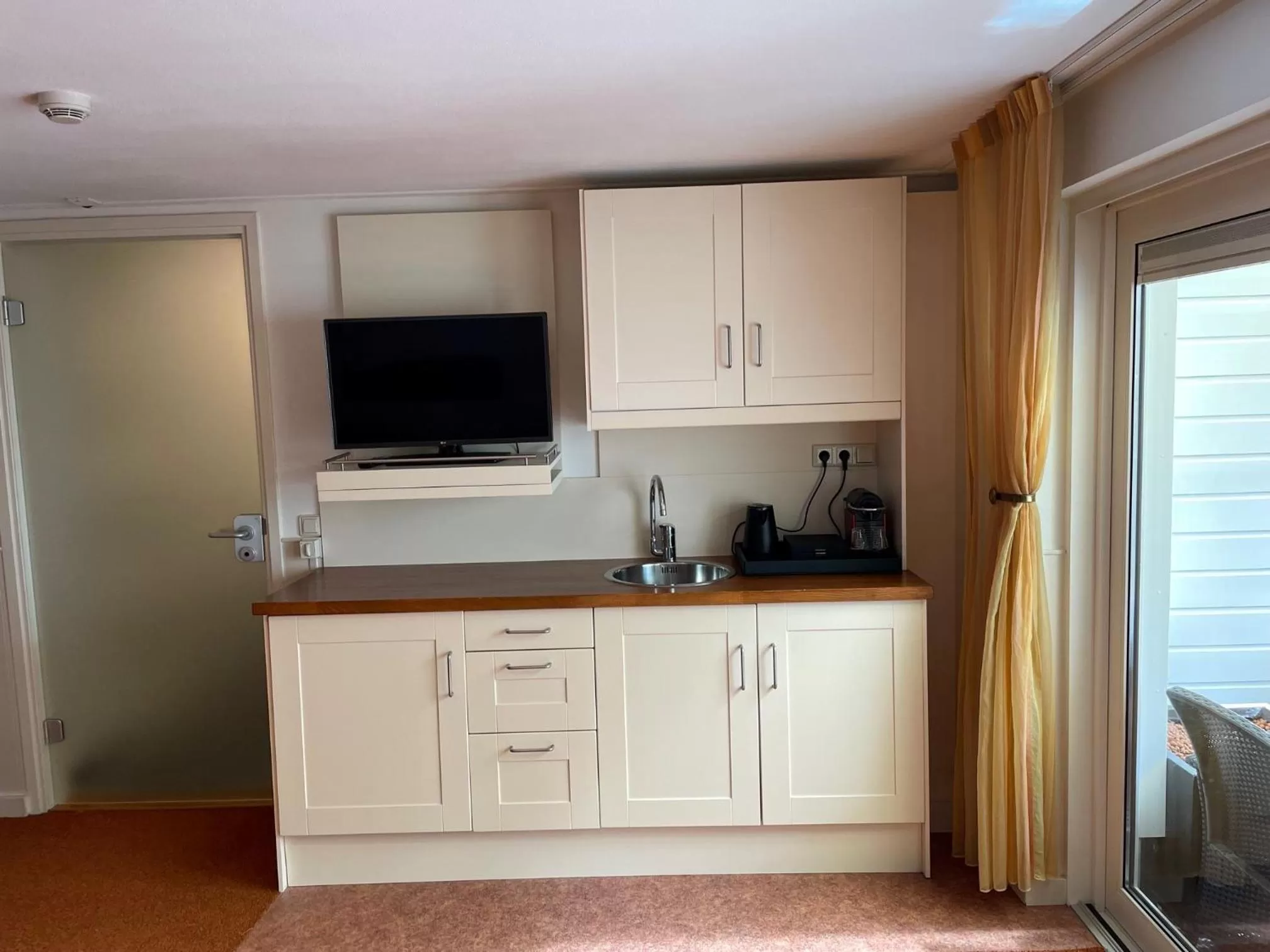 Kitchen or kitchenette, Kitchen/Kitchenette in Hotel ter Duyn