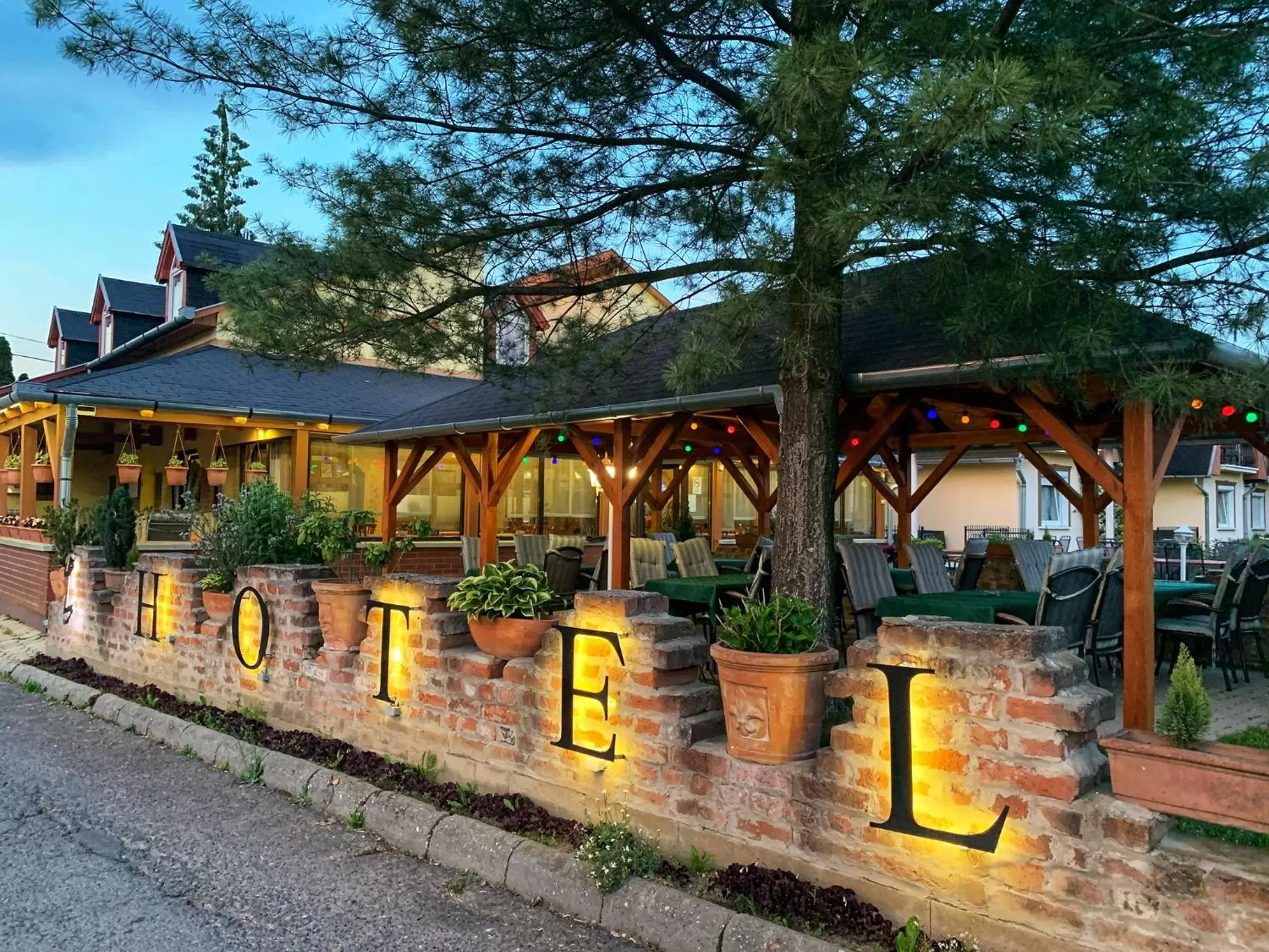 Property Building in Hotel Zéta
