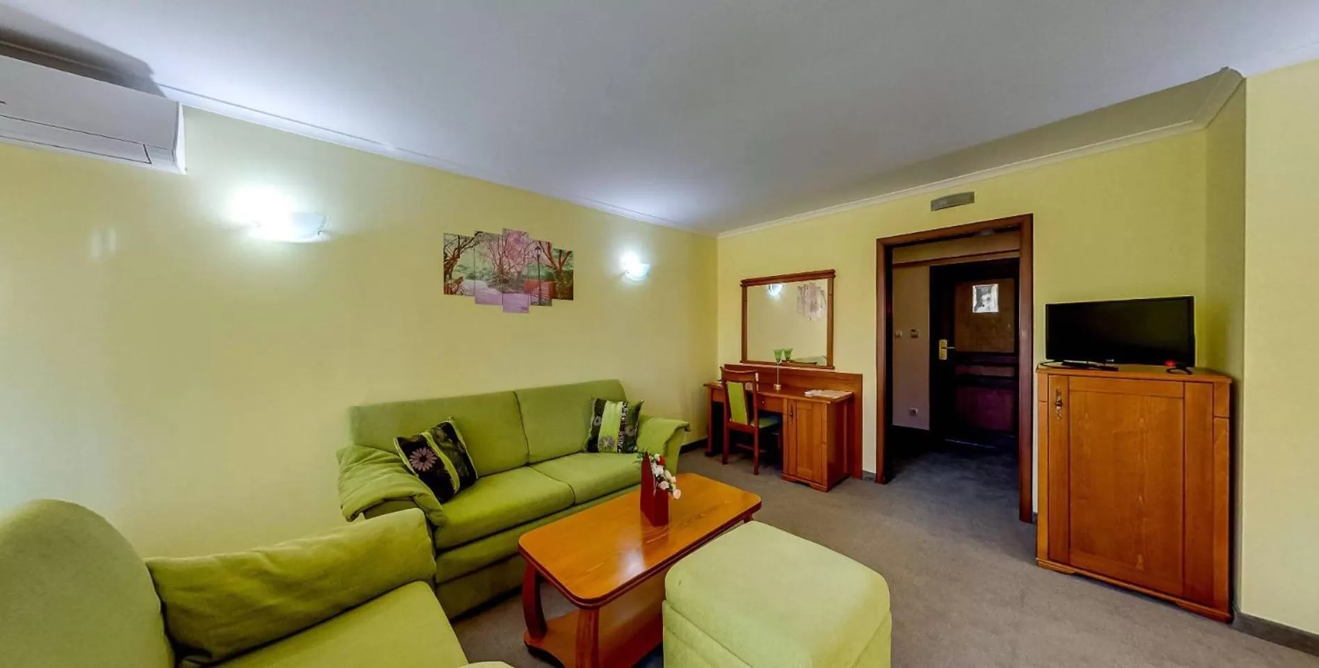 Seating Area in Troyan Plaza Hotel