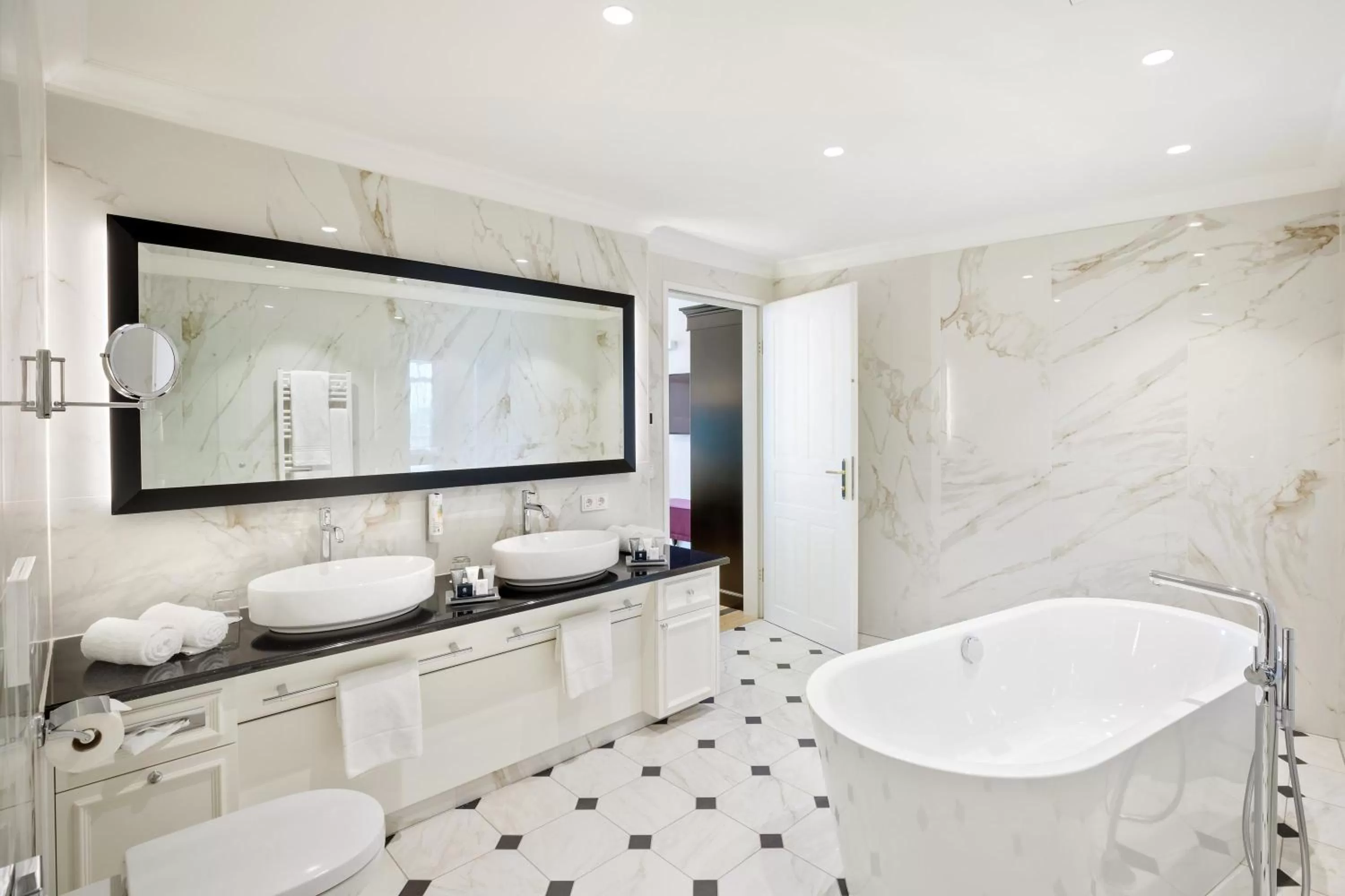 Bathroom in Austria Trend Parkhotel Schönbrunn Wien