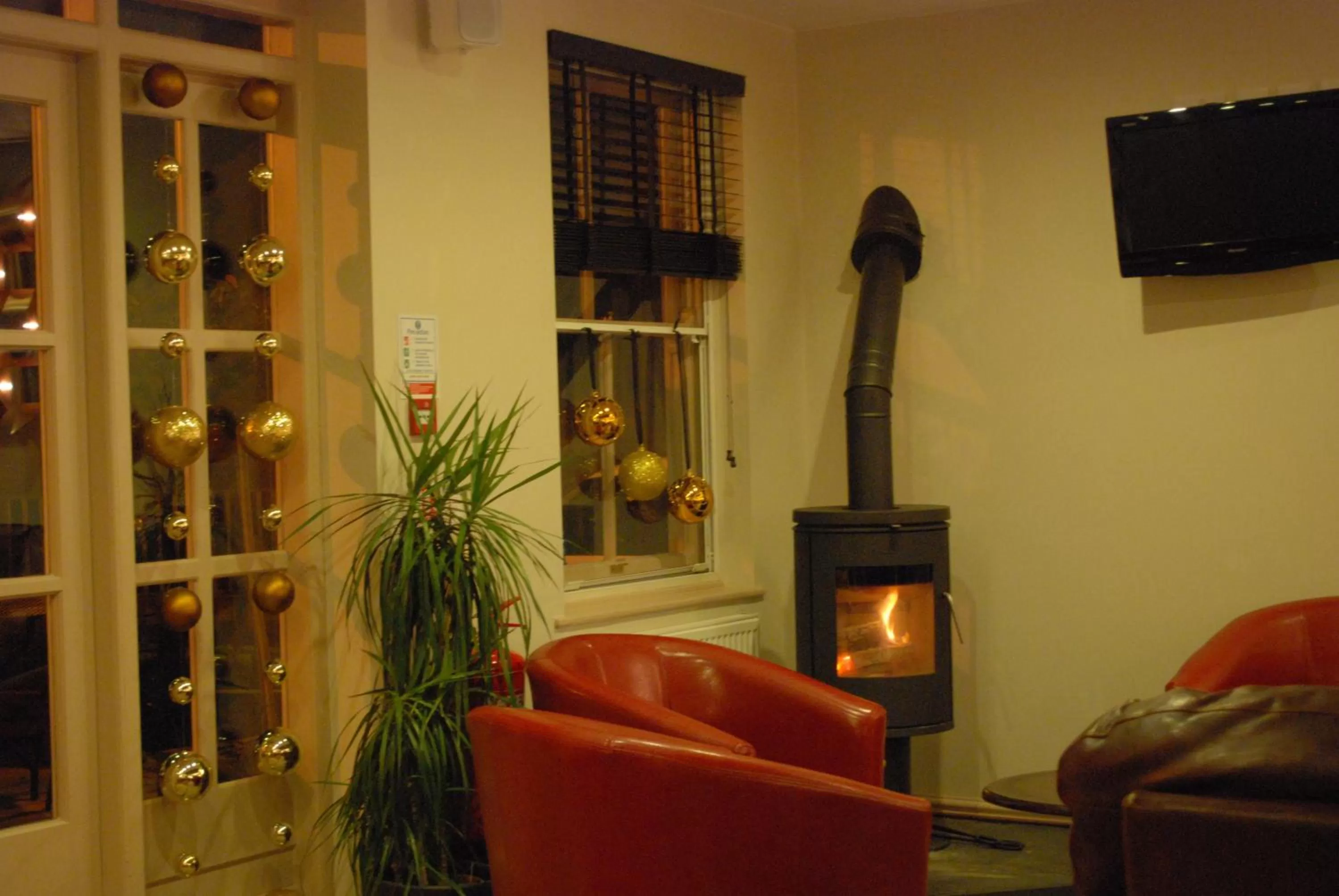 Living room in Stratford Limes Hotel