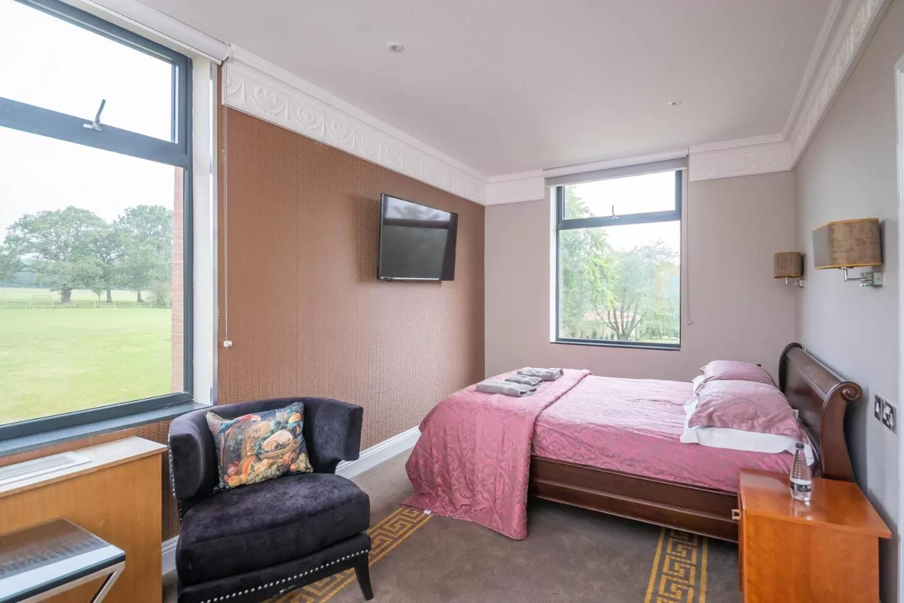 Bed in Guildford Manor Hotel & Spa