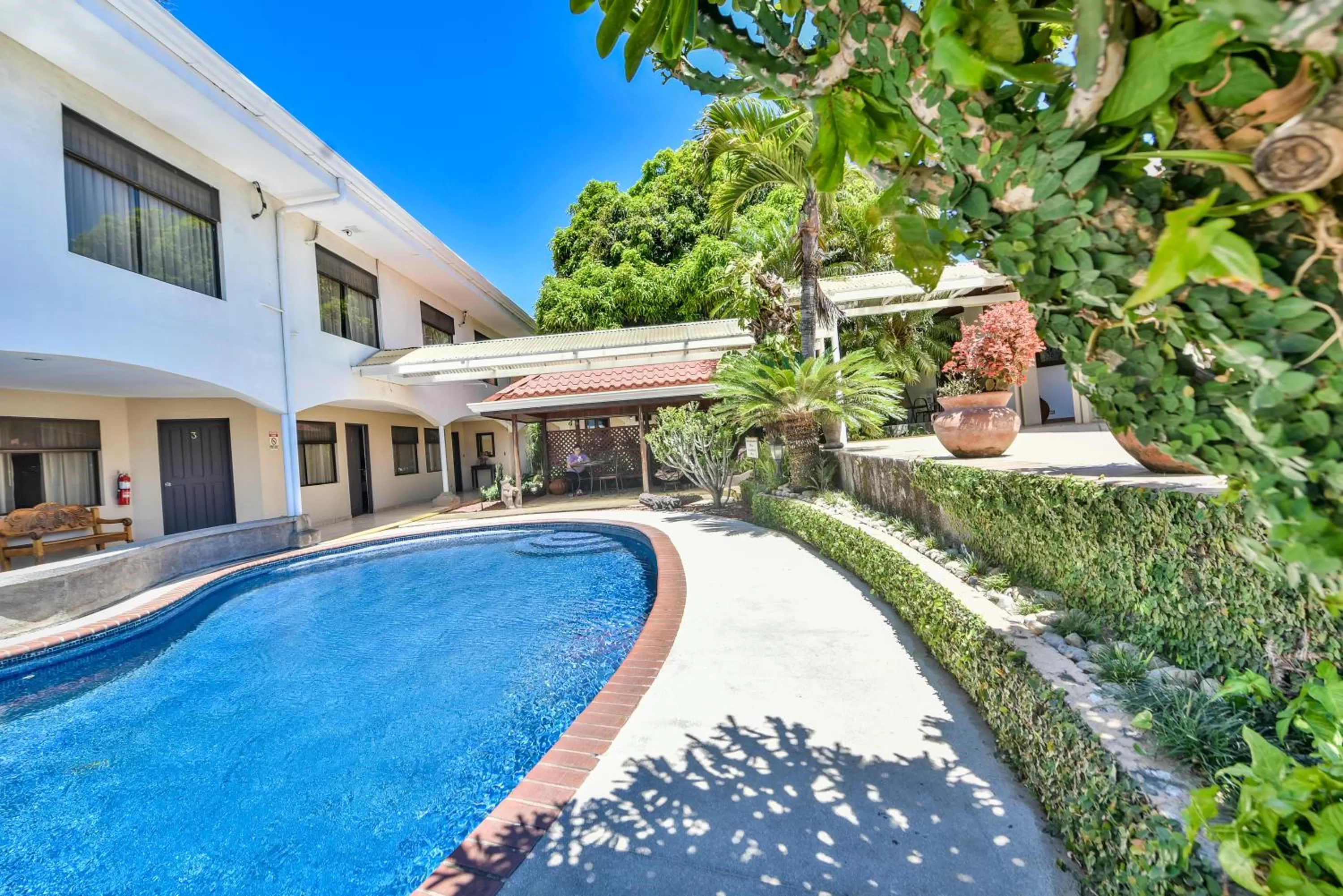 Pool view in La Riviera Hotel