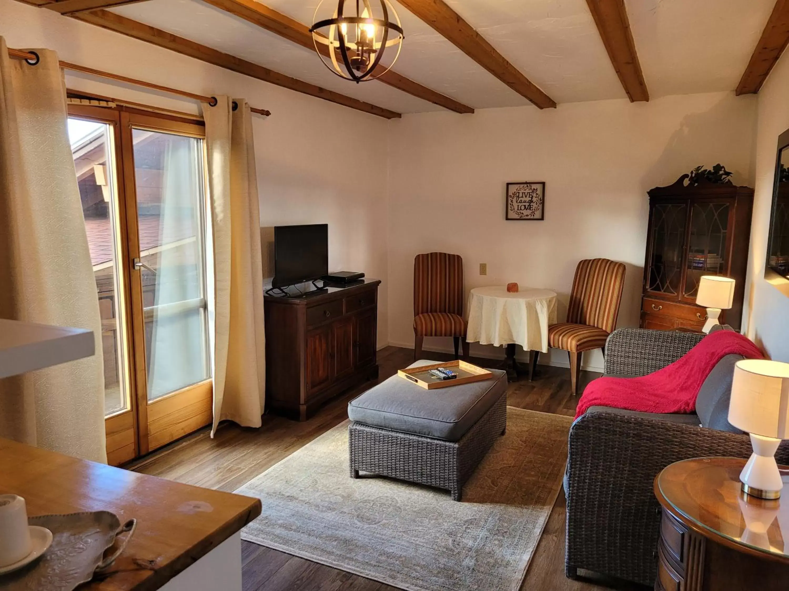 One-Bedroom Suite in Edelweiss Inn Nova Scotia One-Bedroom Suite in Edelweiss Inn Nova Scotia