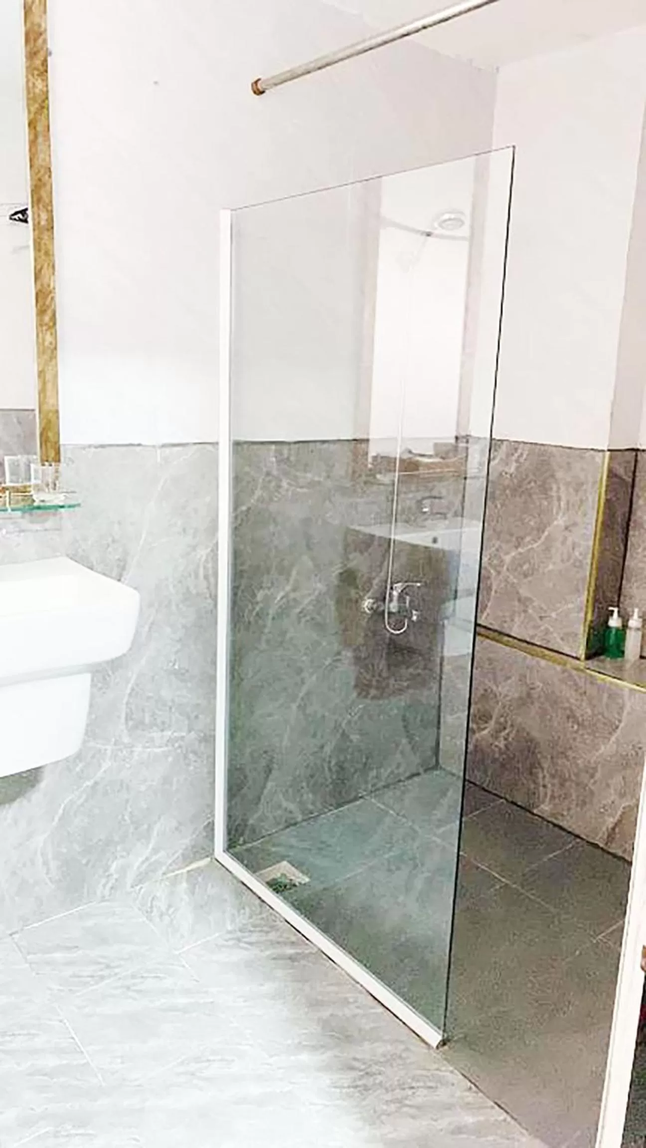 Bathroom in Nouveau Happy Inn - Bến Thành