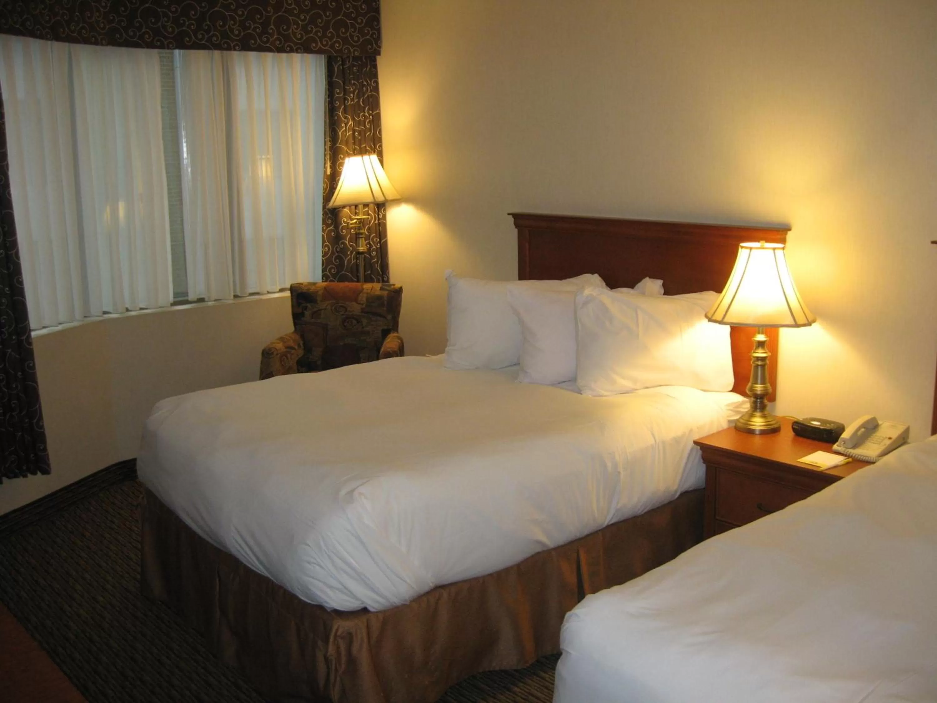 Bed in Hotel Chrome Montreal Centre-Ville