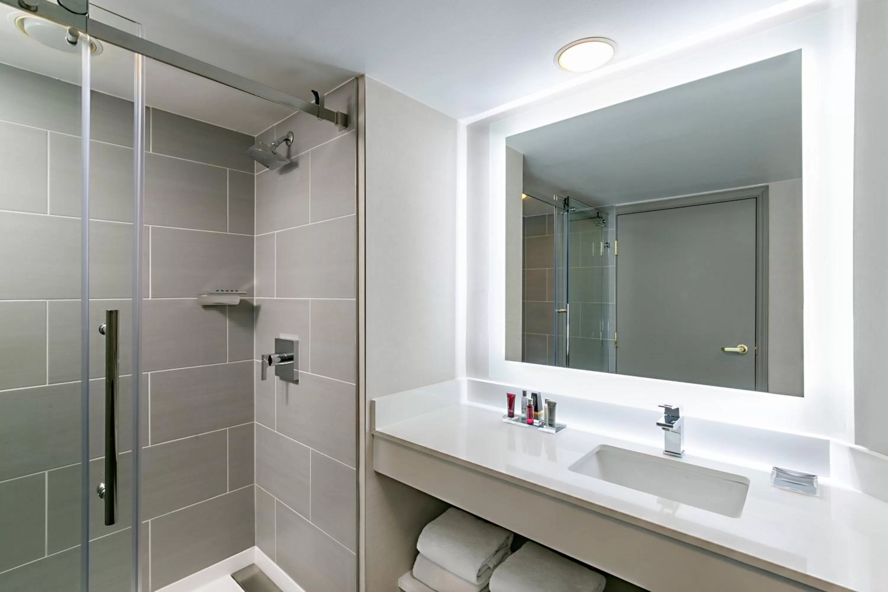 Concierge Level Guest Room with Two Queen Beds in Marriott Dallas Las Colinas