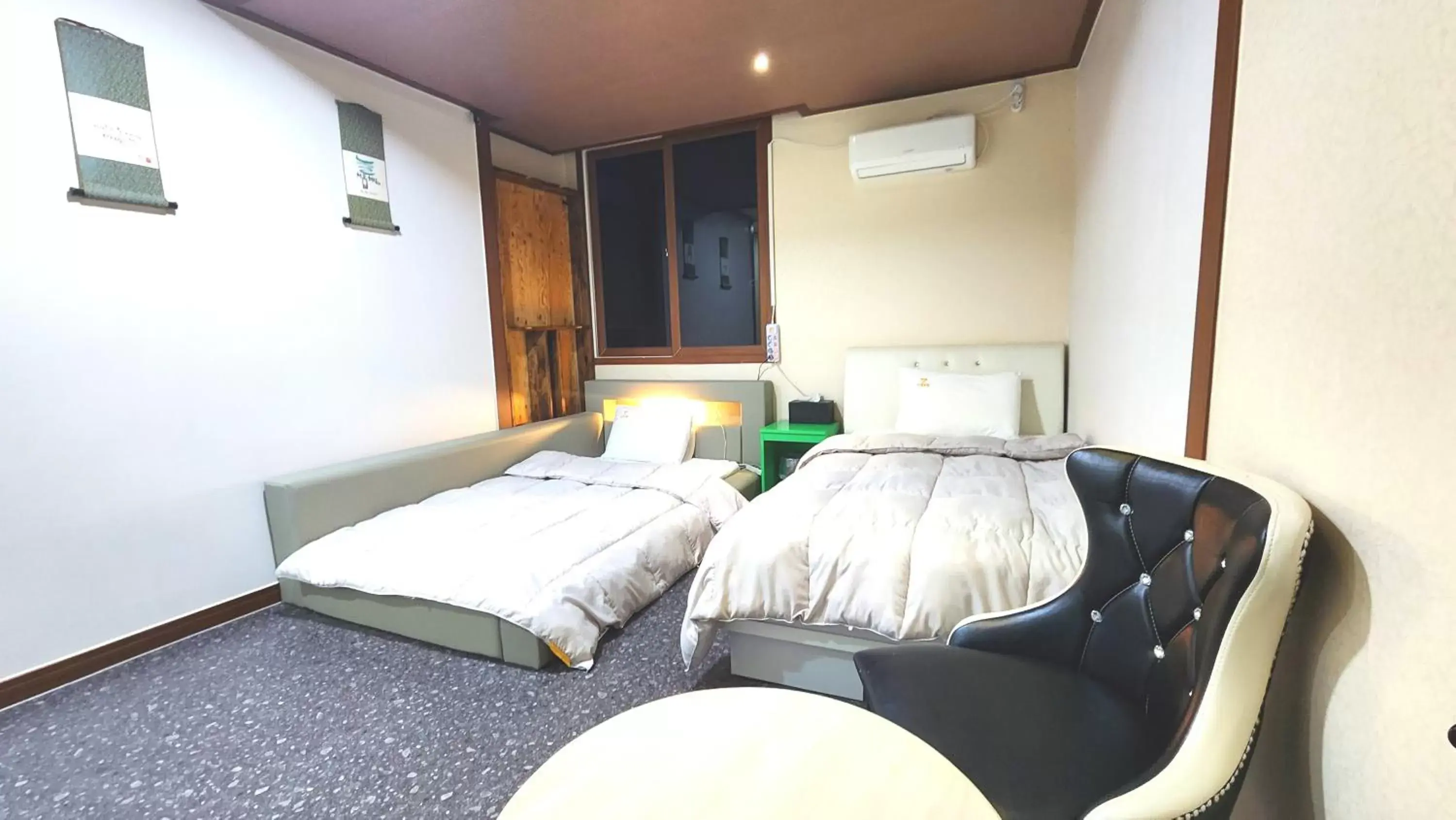 Double Room with Private Bathroom in Kids & Family Hotel Double Room with Private Bathroom in Kids & Family Hotel