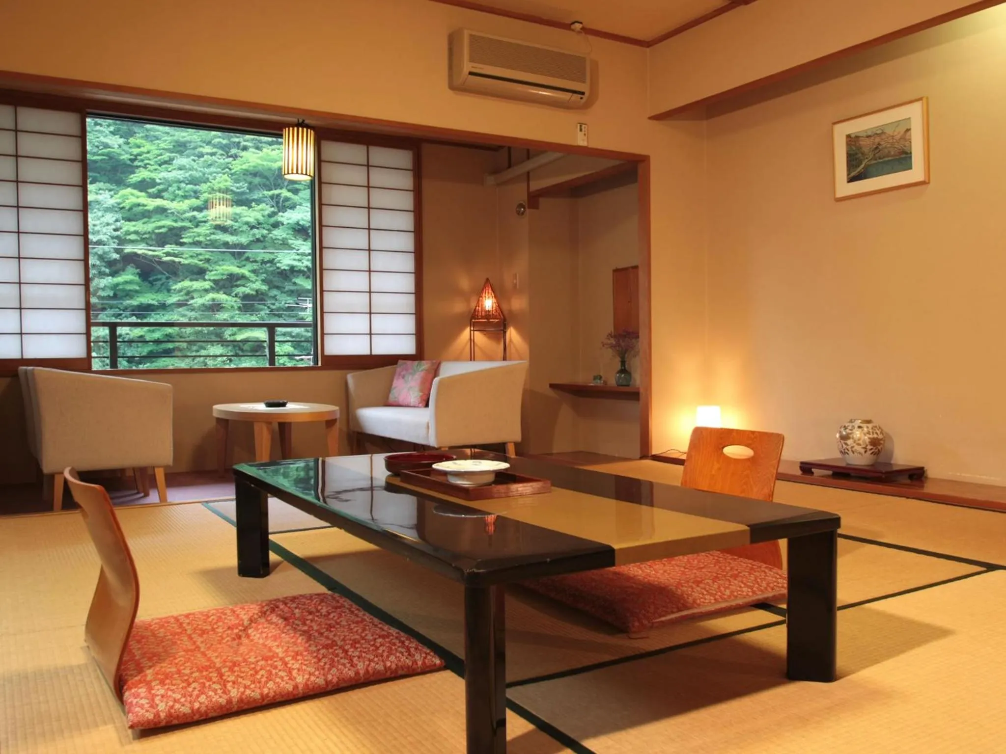 Photo of the whole room in Kinokuniya Ryokan