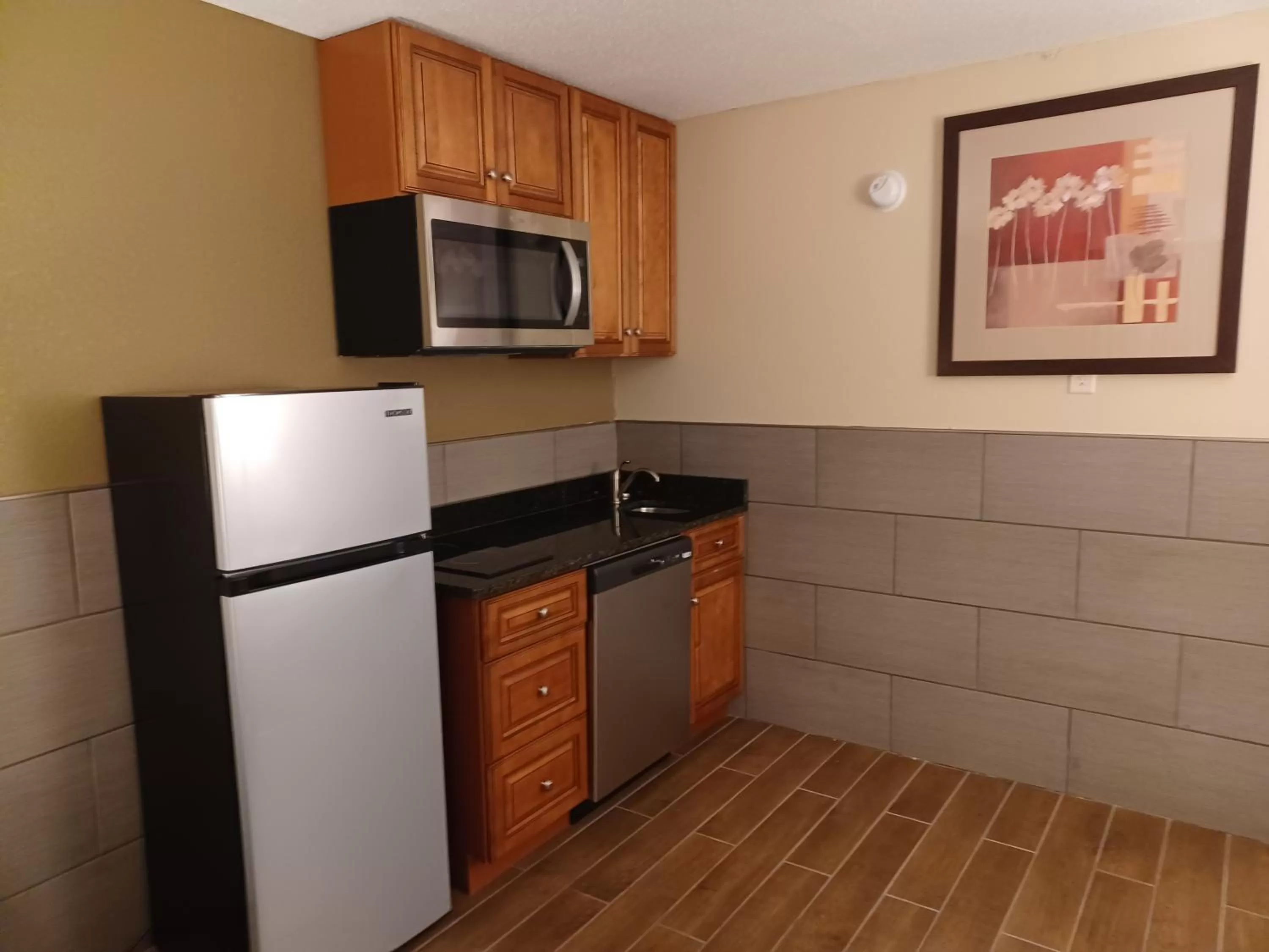 Superior King Room with Refrigerator - Non Smoking in Comfort Inn & Suites Triadelphia - Wheeling