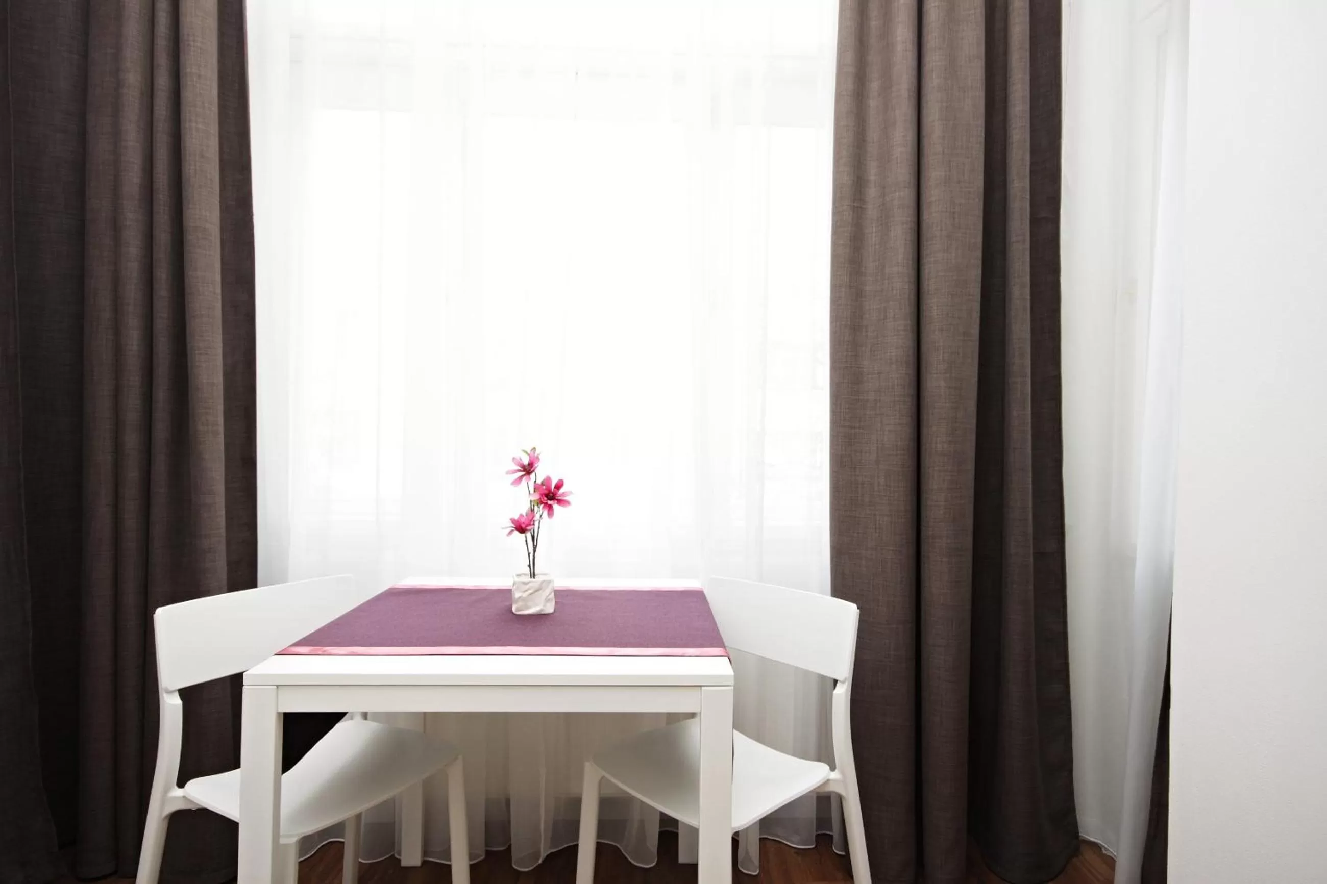 Seating area in Elizabeth Suites