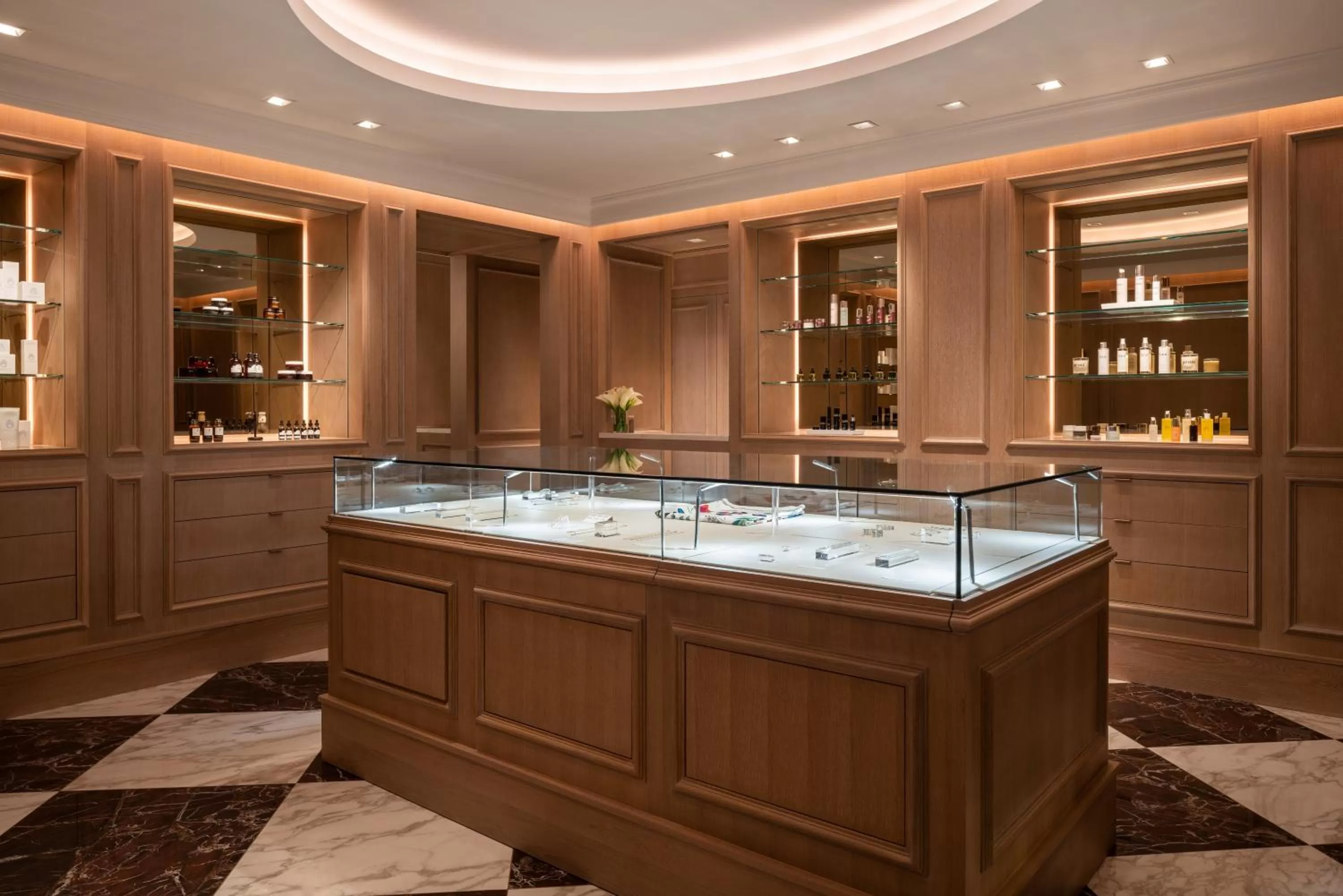 Spa and wellness centre/facilities in Four Seasons Hotel Montreal